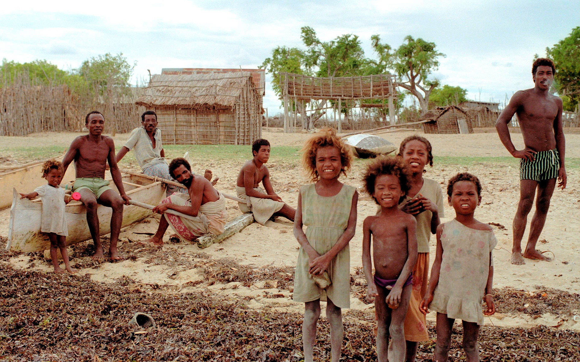 Fischerfamilie von der Volksgruppe der Vezo an der Südwestküste Madagaskars