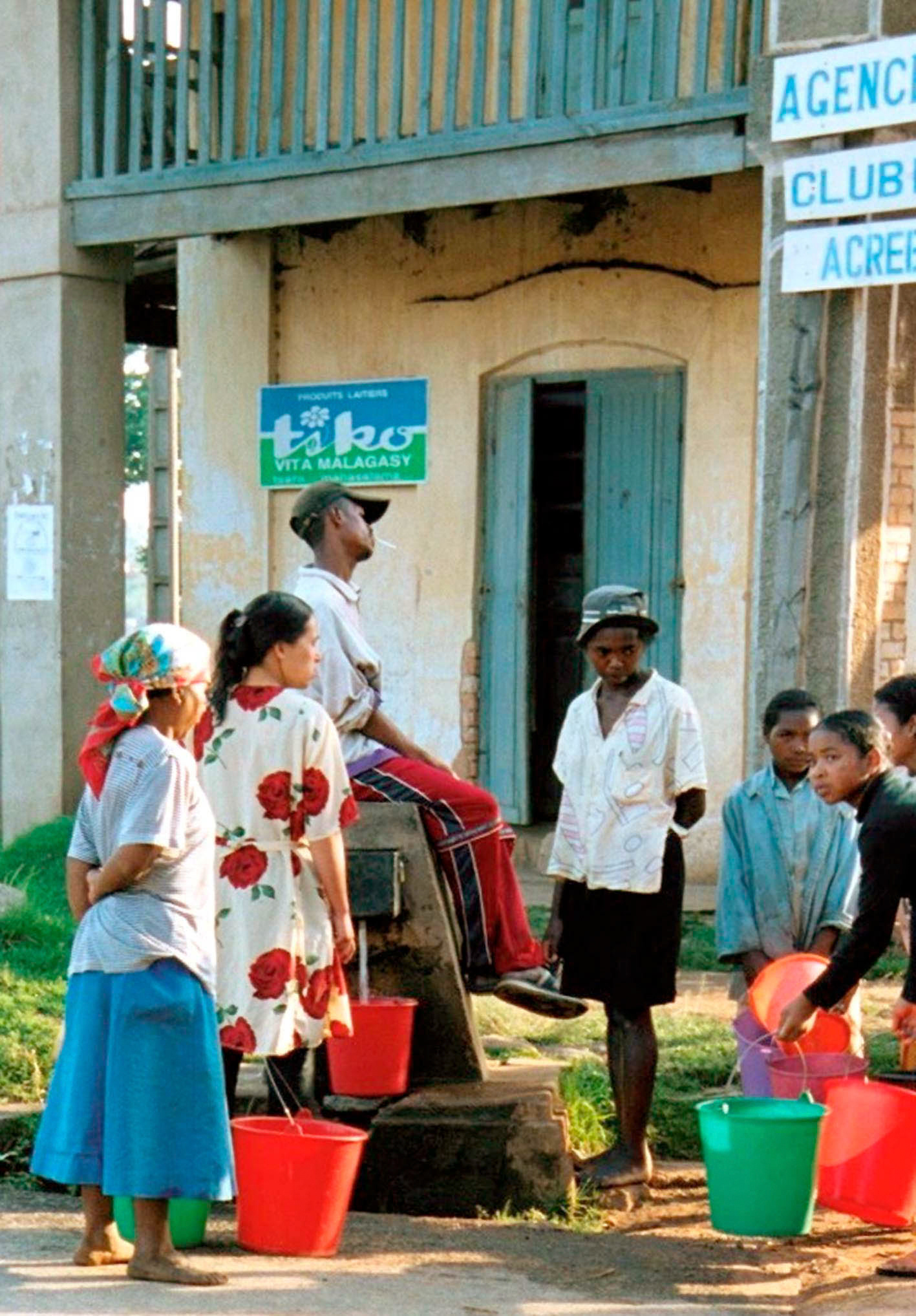 Beliebter Treffpunkt in vielen Orten ist die Wasserstelle