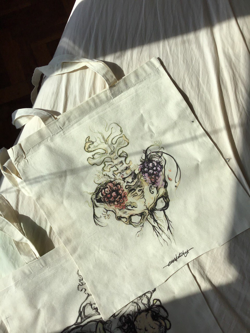 totebags available on my Etsy shop / bolsas de mano disponibles en mi tienda en Etsy