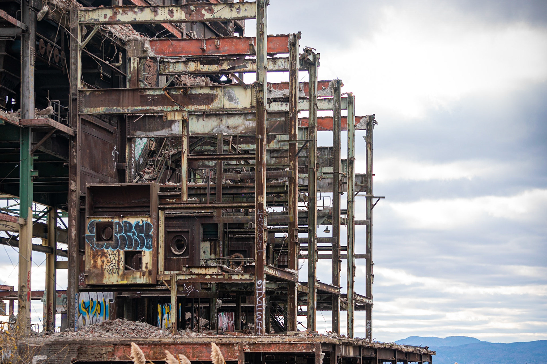 derelict 01