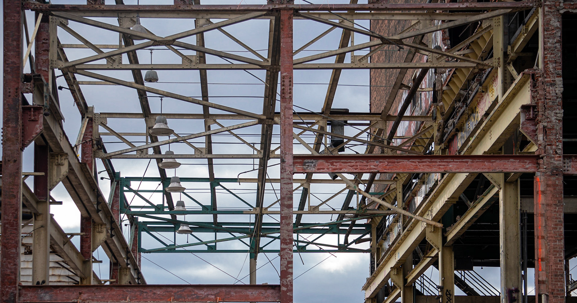 derelict 06