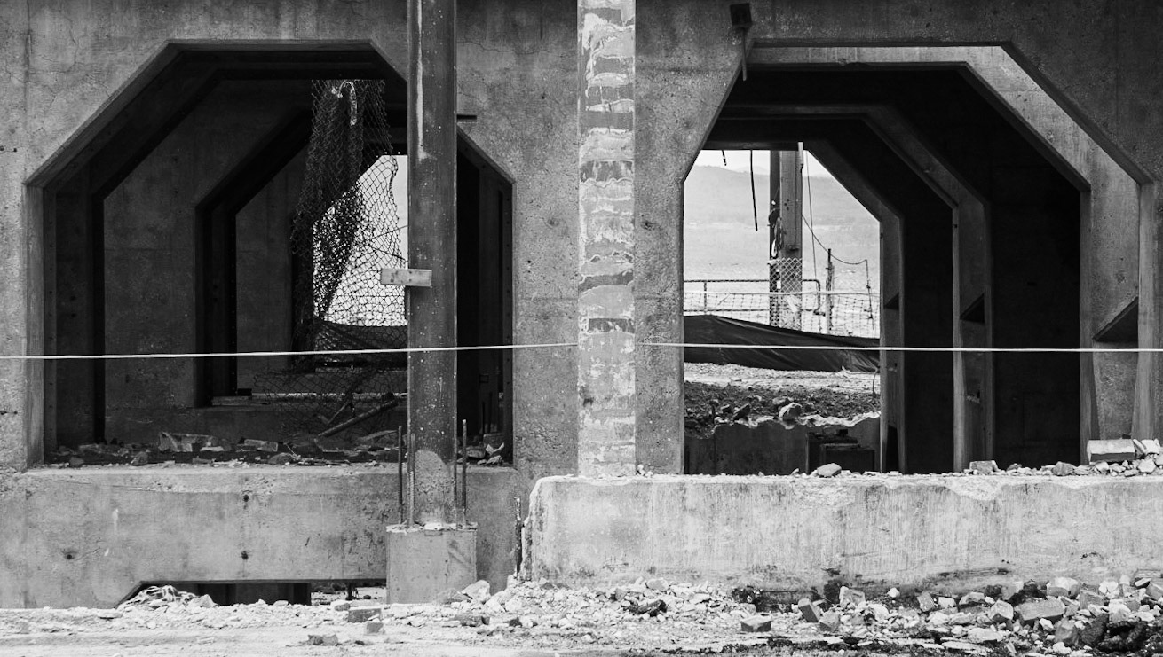 derelict 09