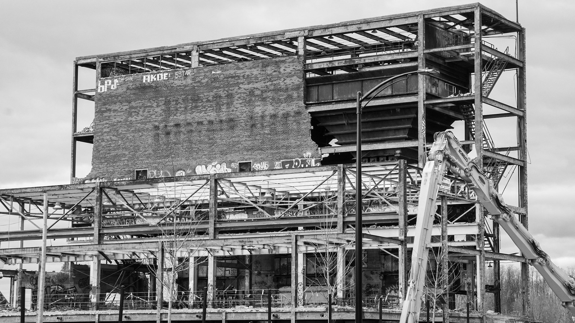 derelict 03