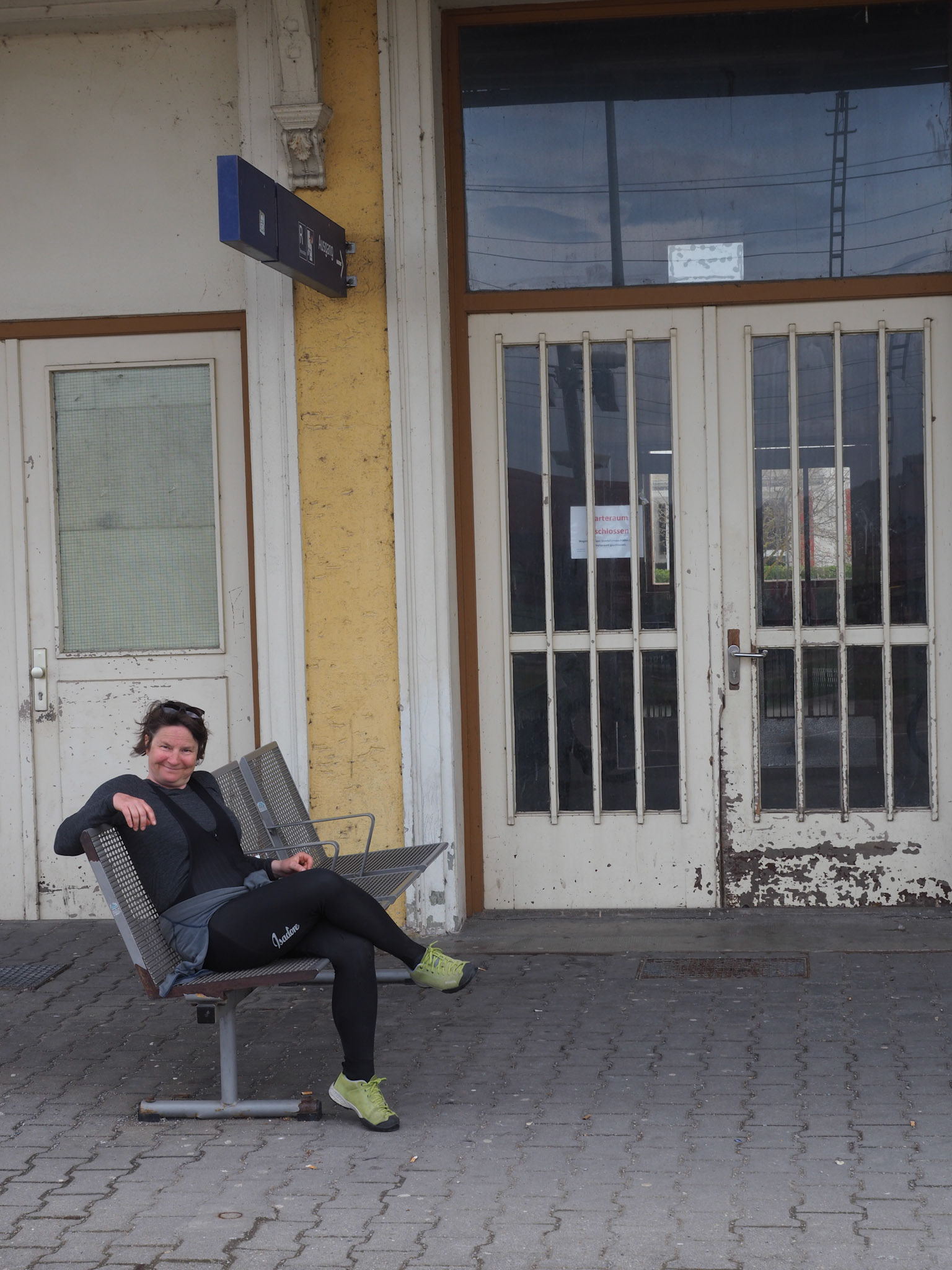 Ende - Saal an der Donau