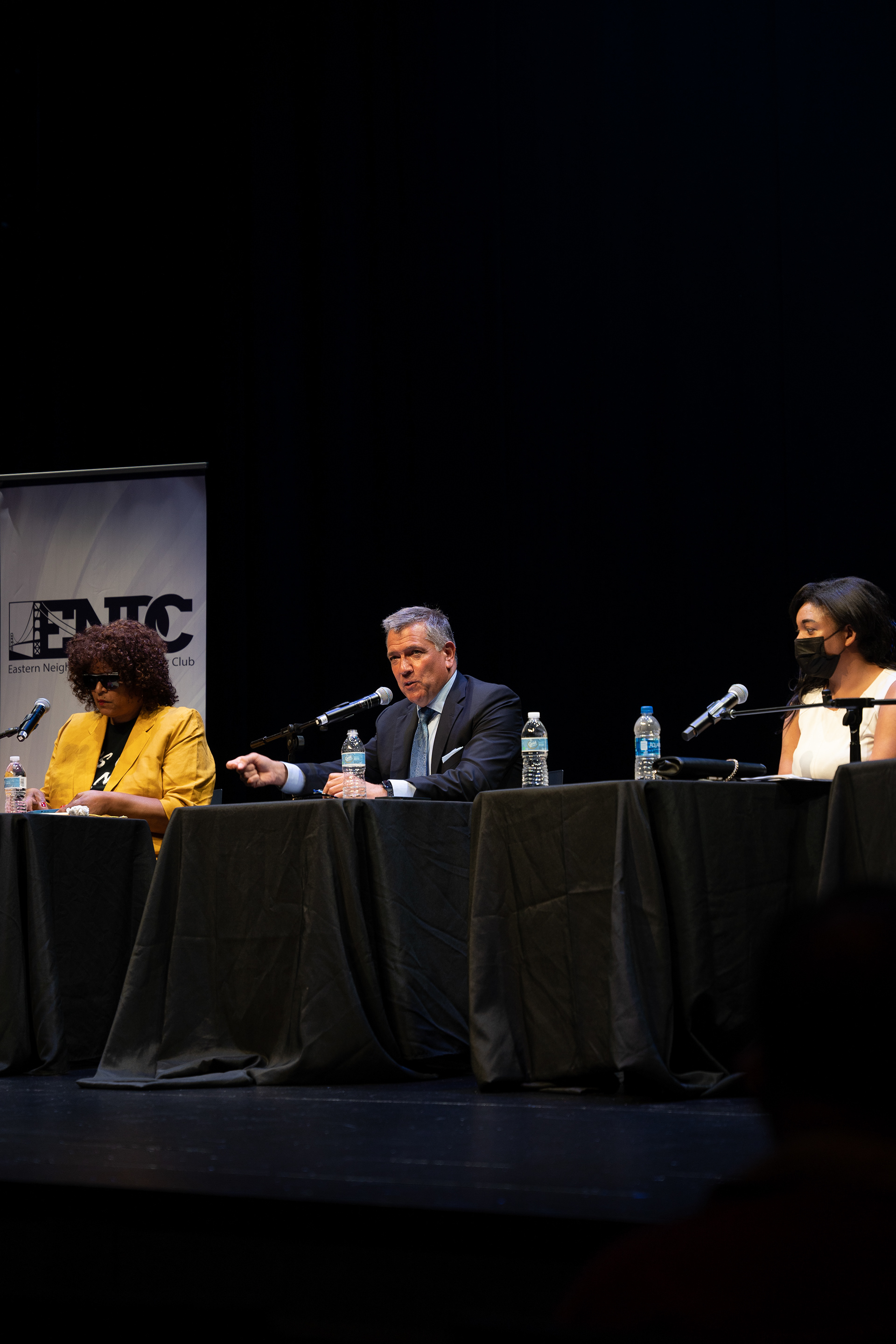 Matt Dorsey speaks to the audience.