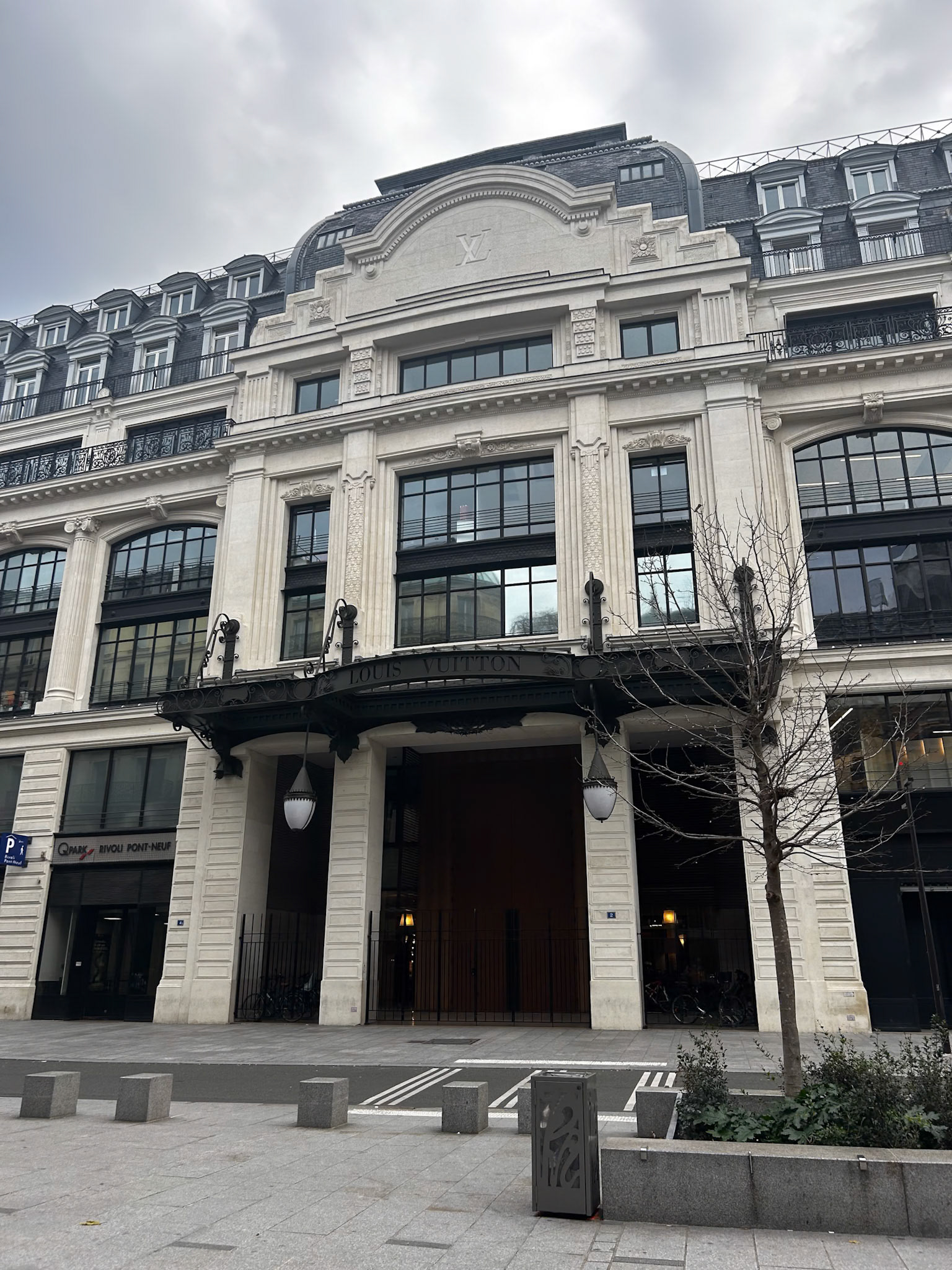 Louis Vuitton storefront