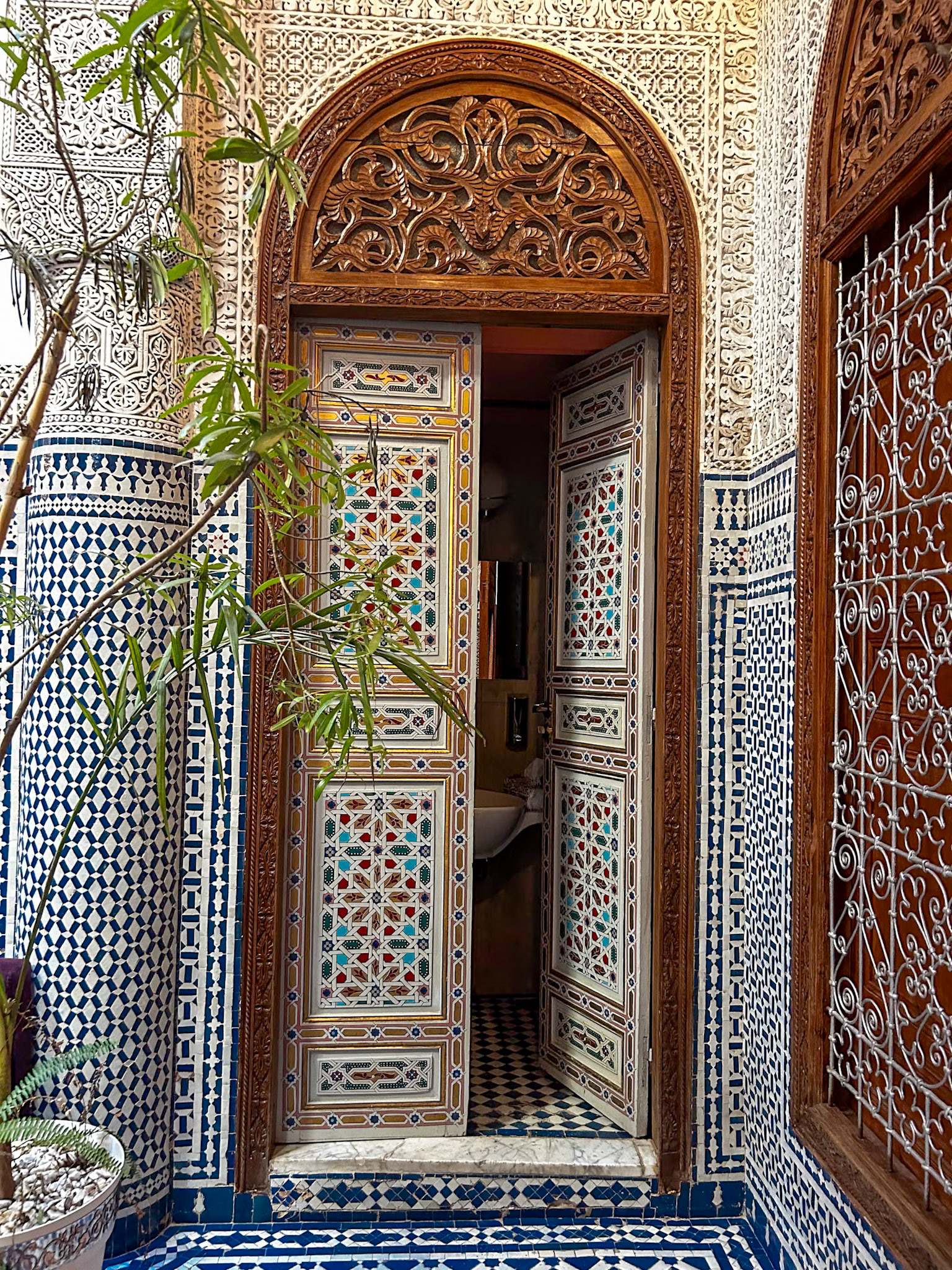 courtyard bathroom door