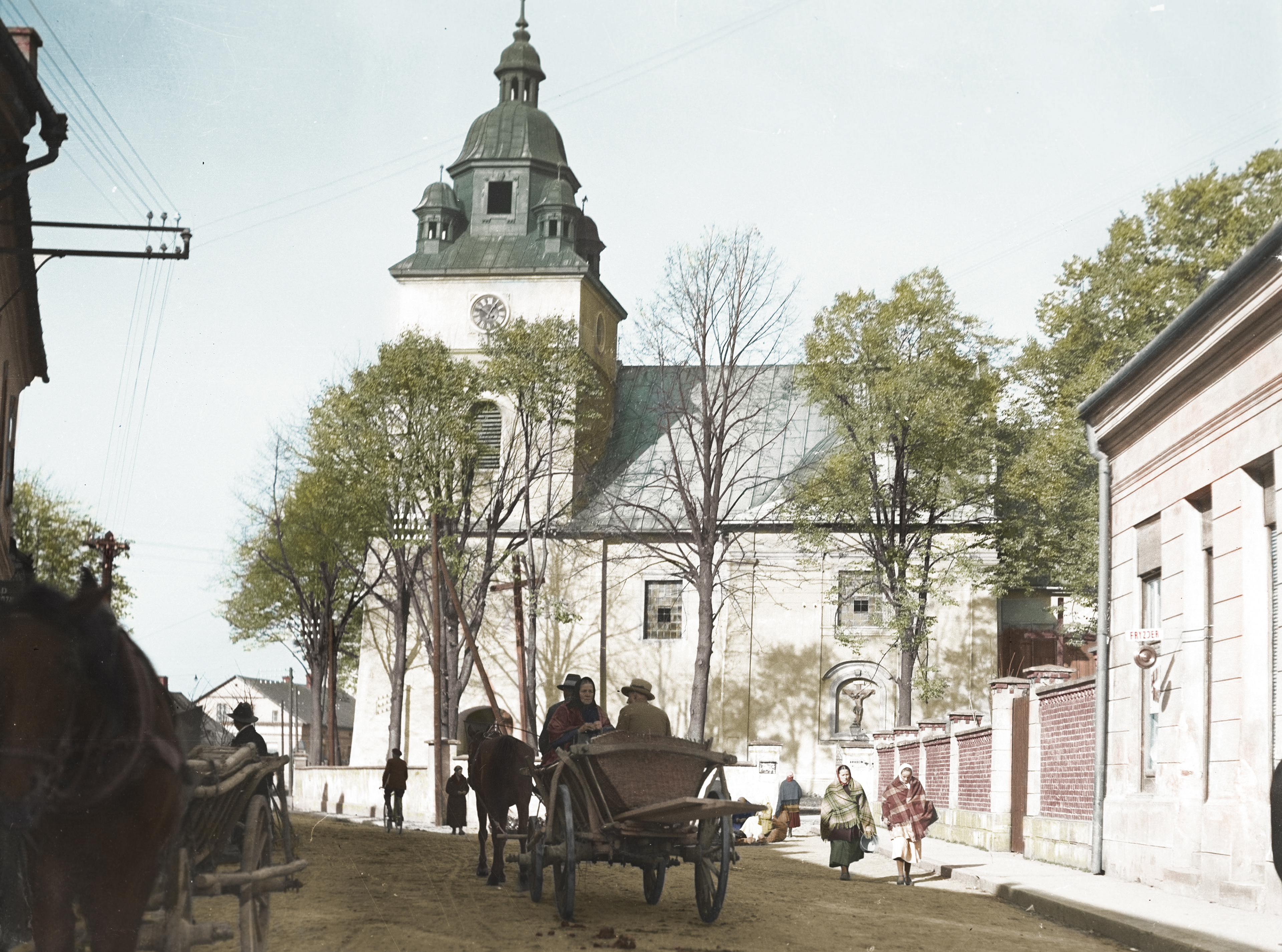 Kęty, rok 1934. Ulica Adama Mickiewicza i kościół Świętych Małgorzaty i Katarzyny