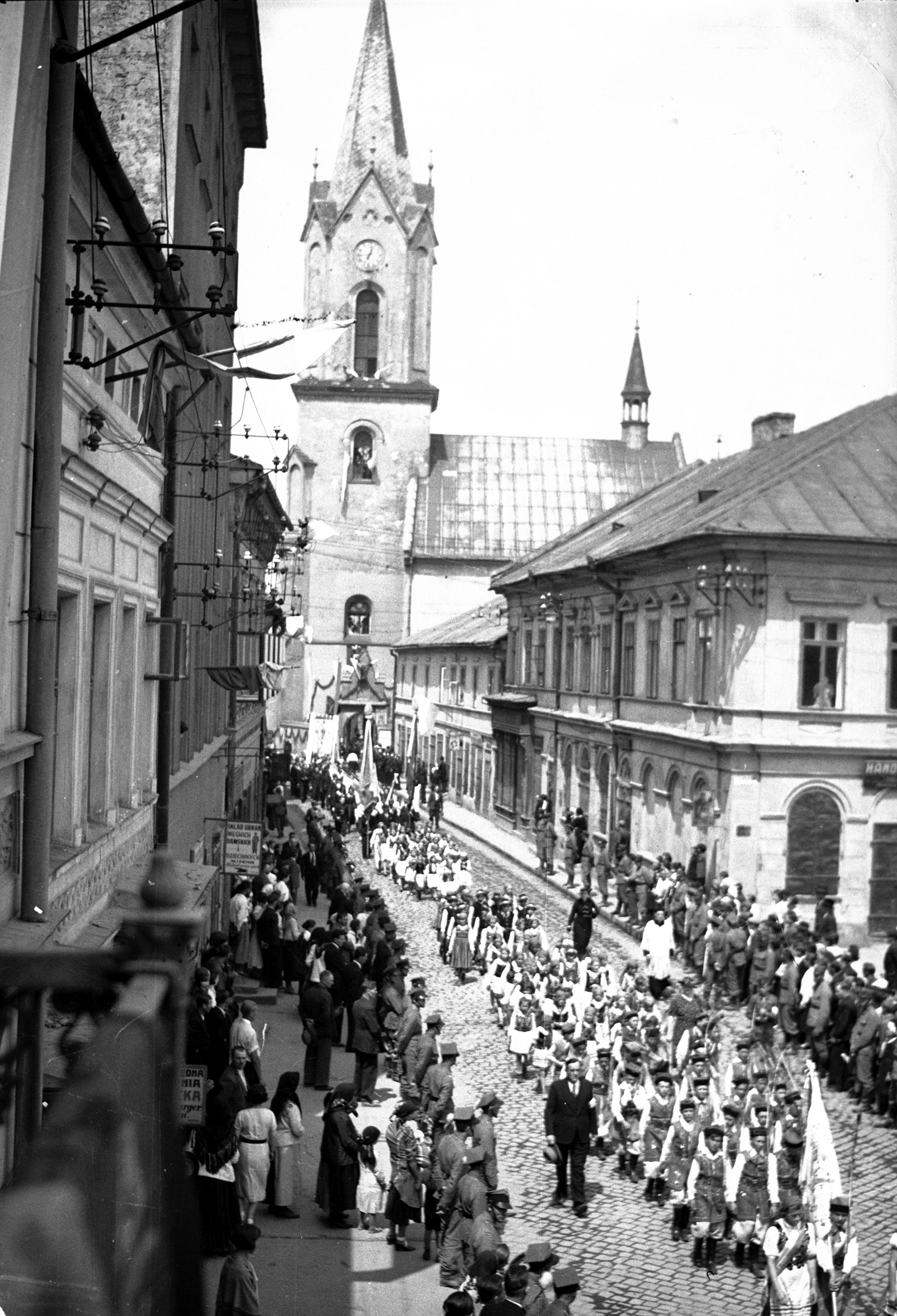 Oświęcim 1938 rok - Kościół Wniebowzięcia Najświętszej Maryi Panny i procesja z relikwiami św. Andrzeja Boboli
