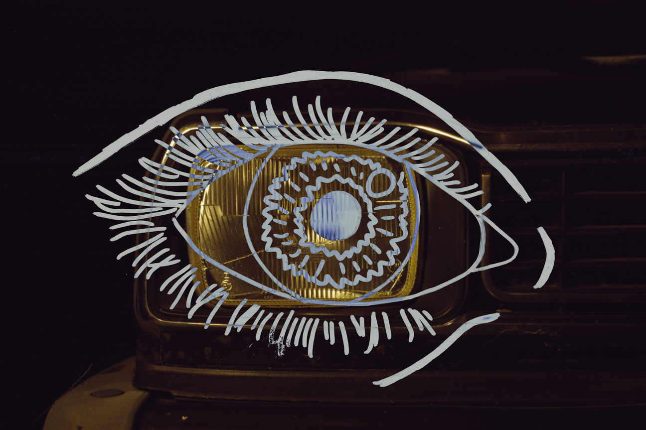 Eyes / Headlights