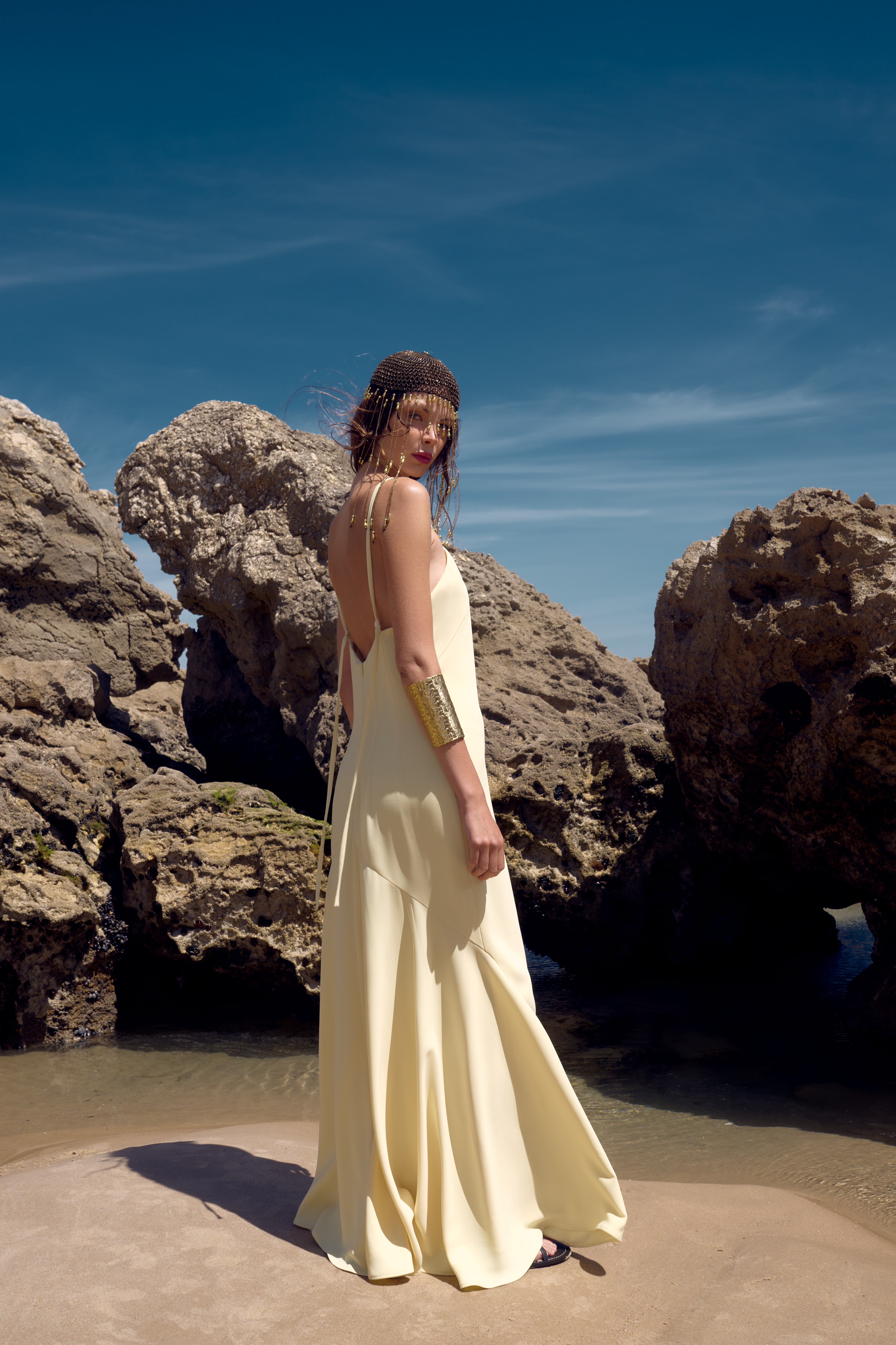 Acuamona dresses fashion retouching, clothing product retouch