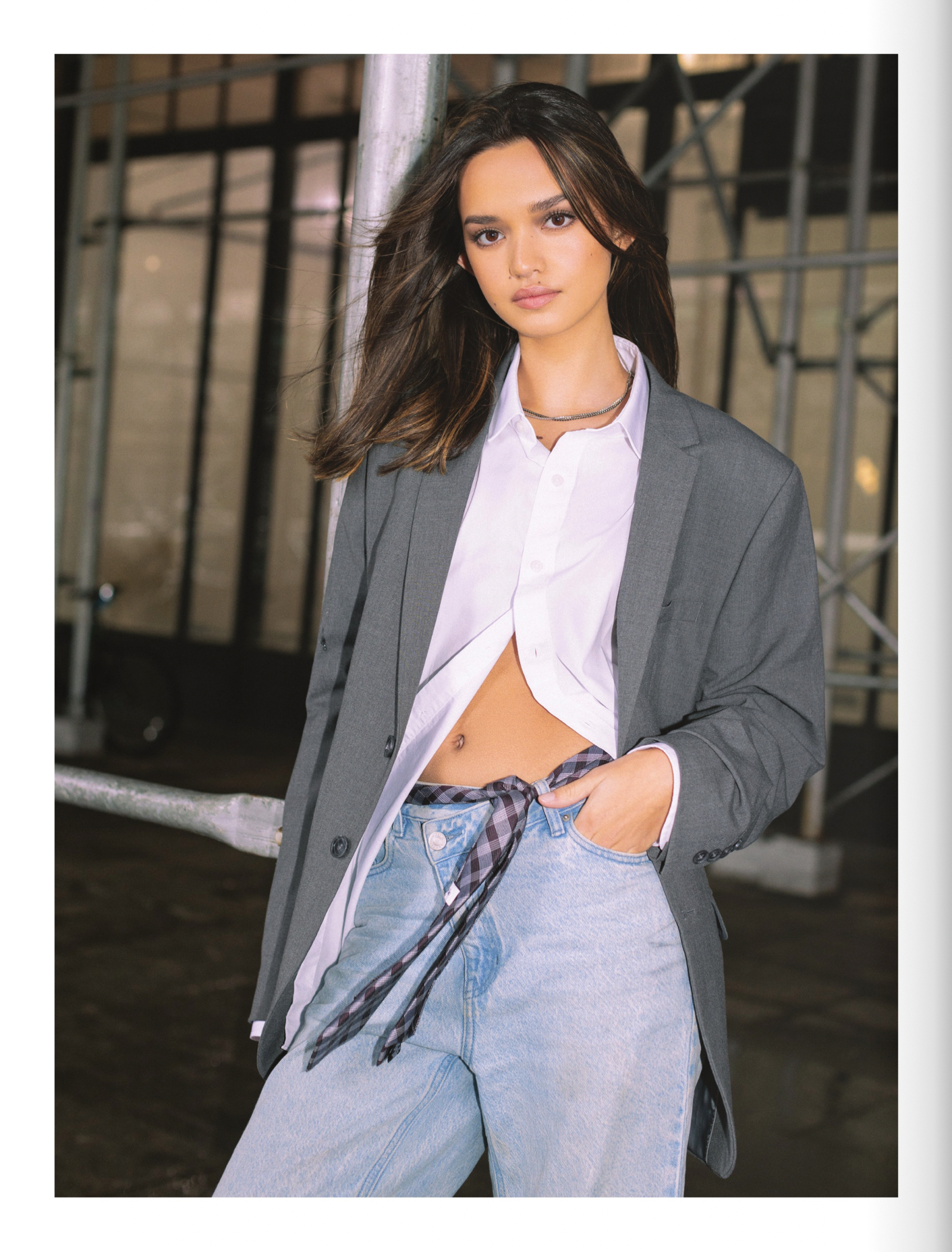 GR8T Magazine editorial retouch, Sophia Hammons portrait skin retouching