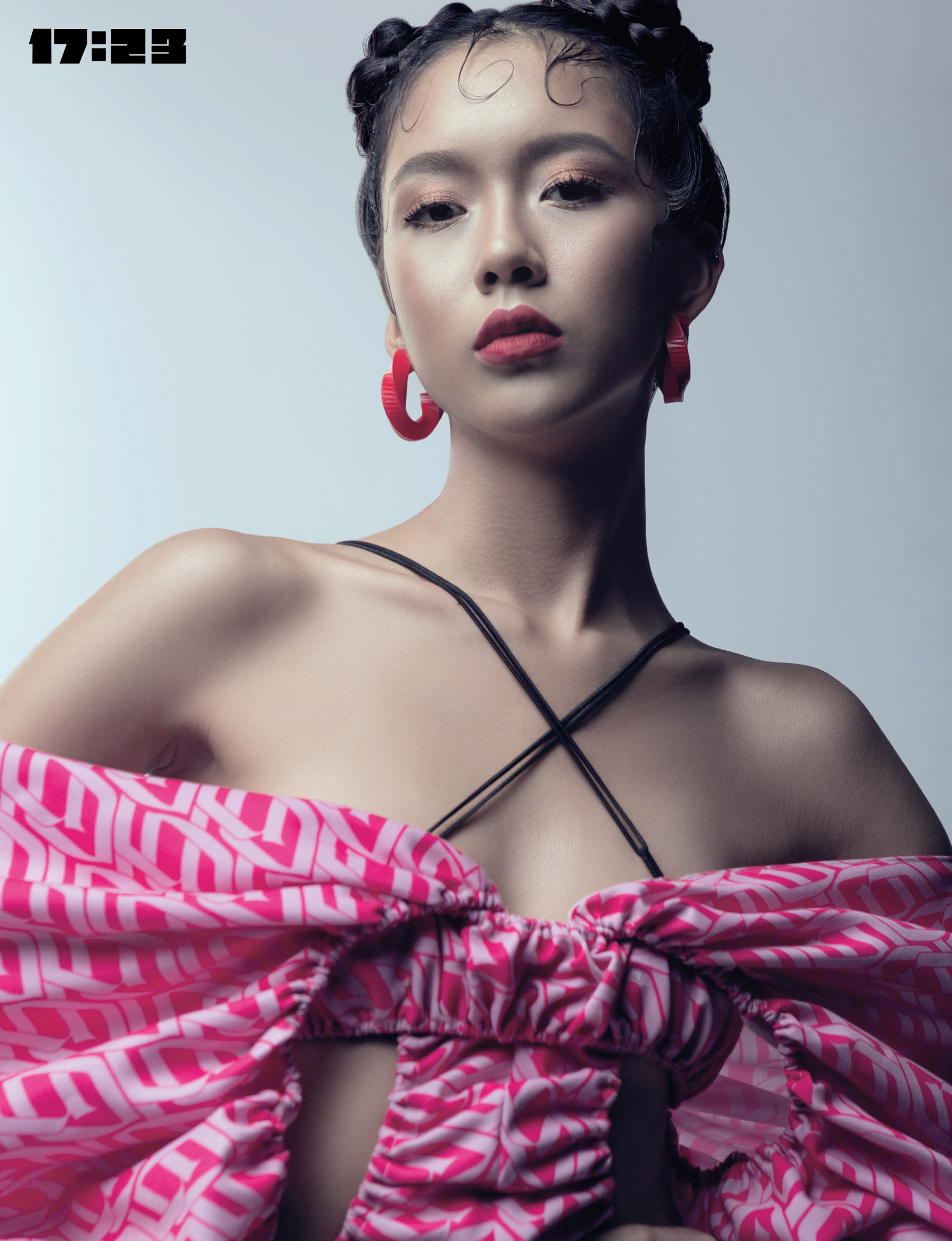 17:23 Magazine SPECIAL EDITION editorial retouching, high-end fashion post-production