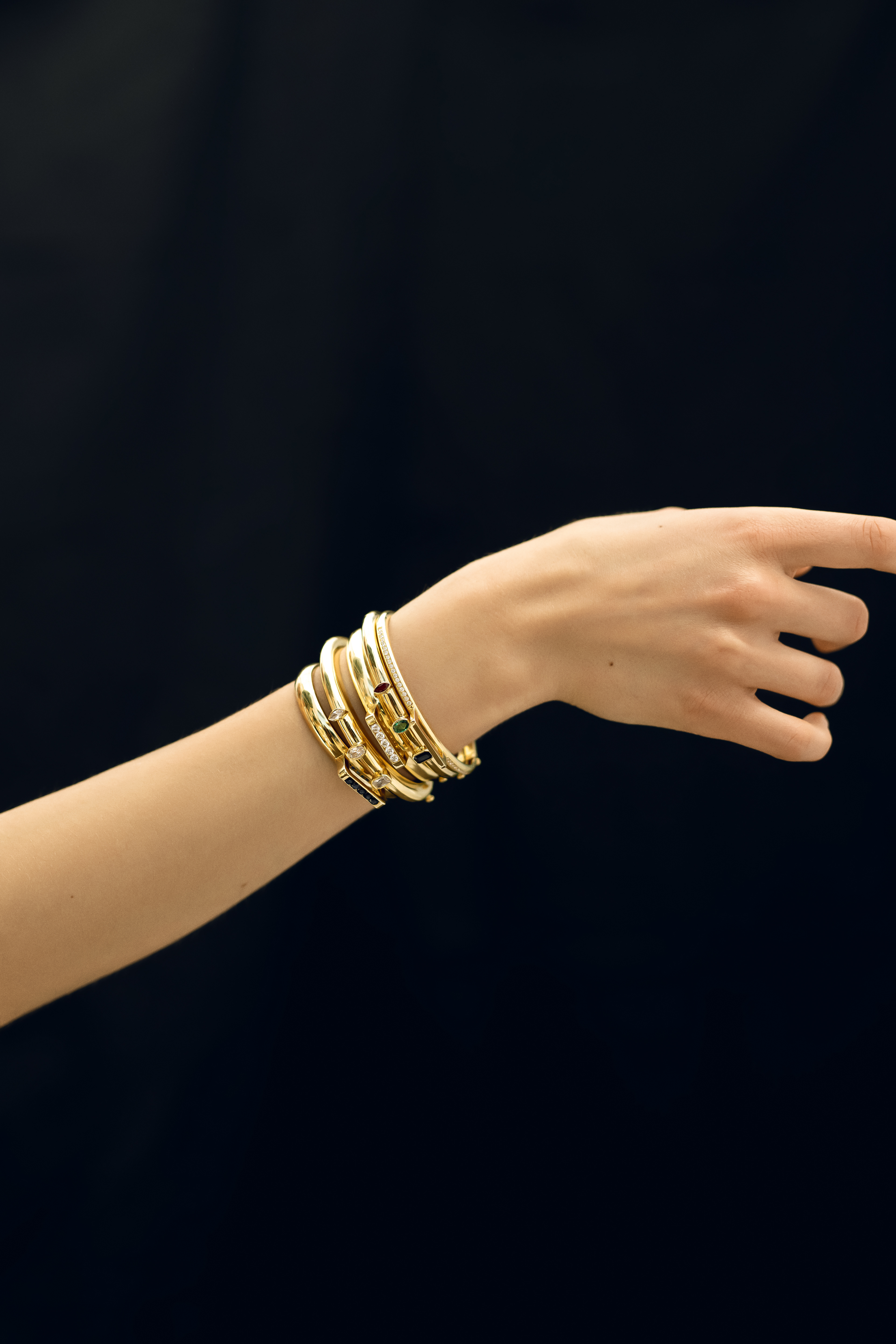 FIORDY Studio fashion retouch, model skin and jewelry retouching