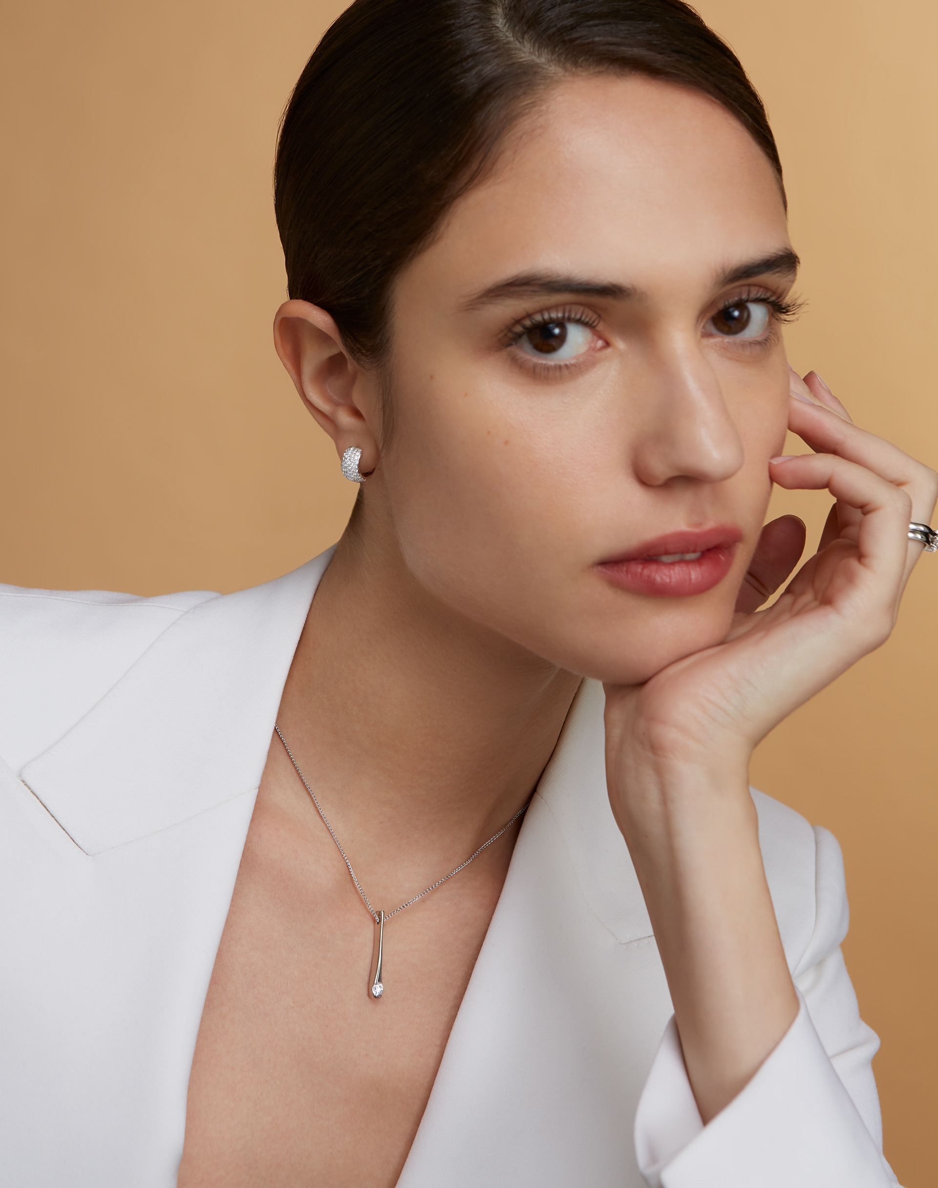 Martin & Co jewellery product retouch, jewelry commercial post-production