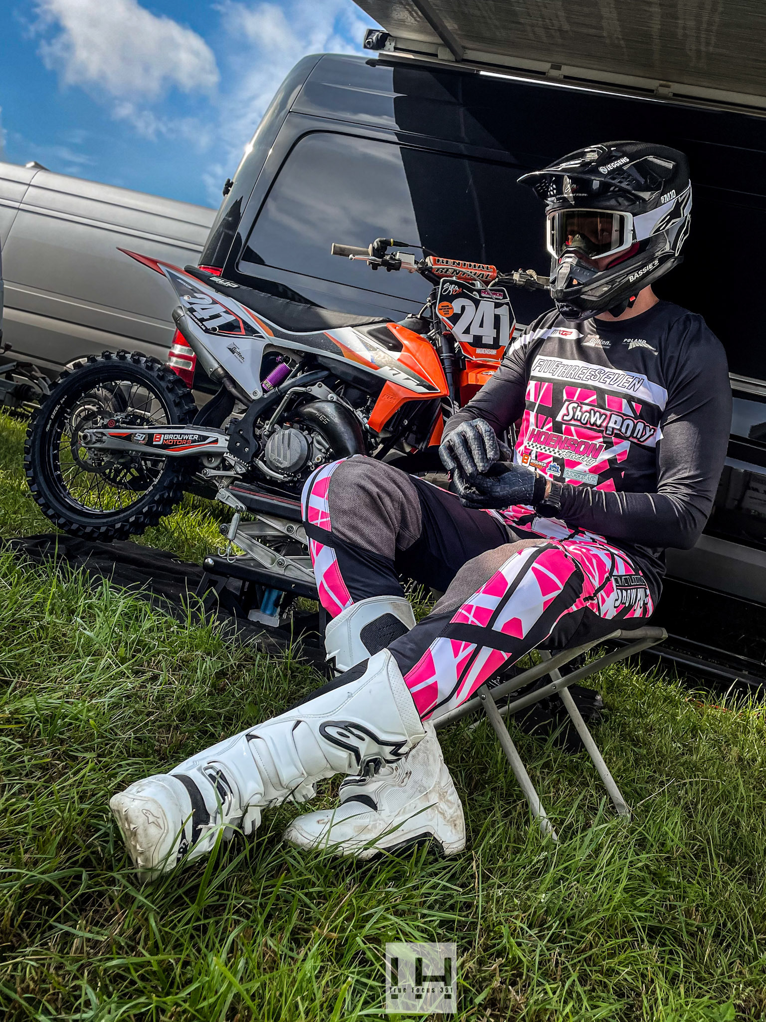 Michel Hoenson  - FiveThreeSeven 537