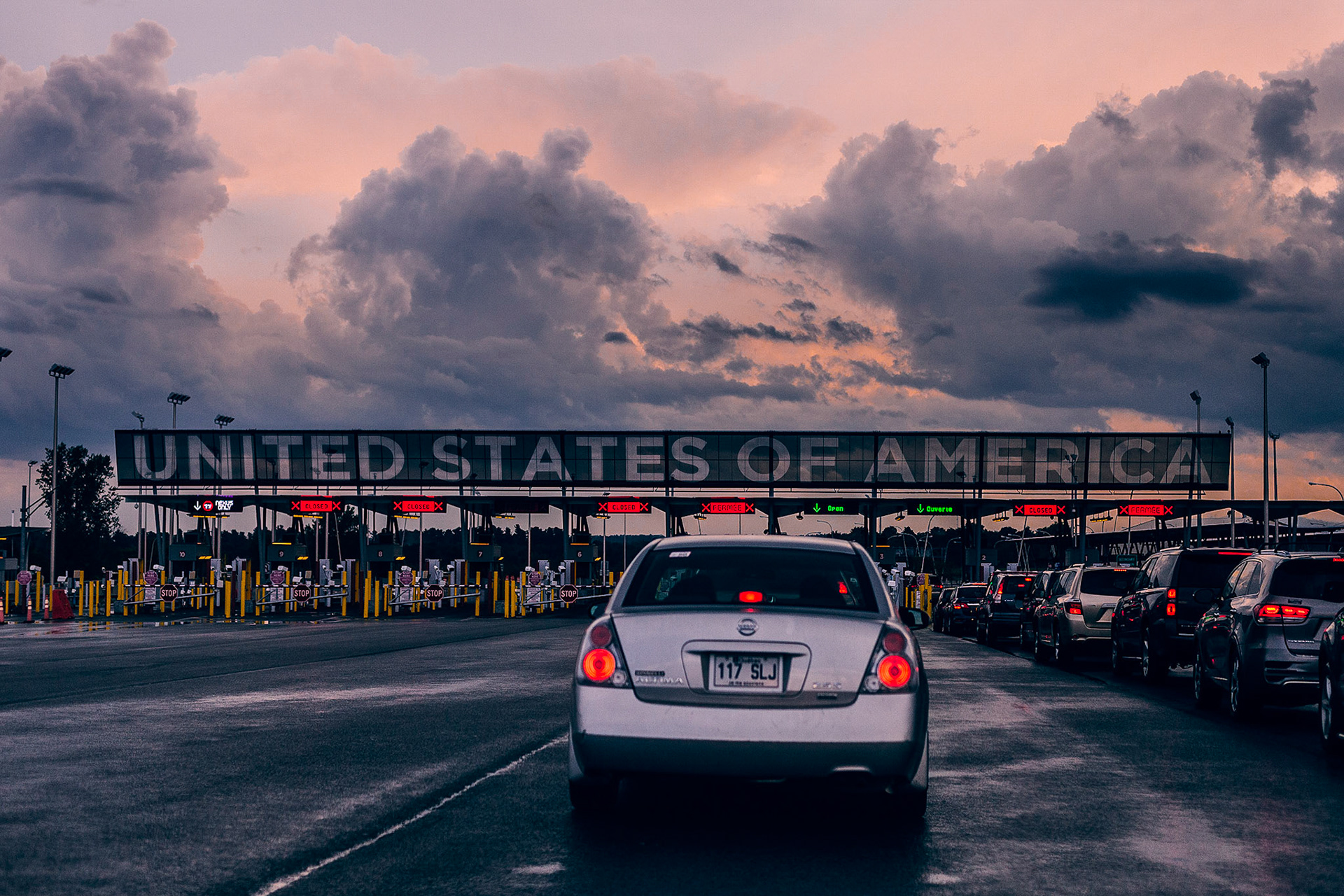 On the Border #landscape #nightphotography #photooftheday #pic #picoftheday #igers #ig_captures #igdaily #travelgram #traveller #wander #wanderlust #wild #instagramhub #fineart #canada #usa #america #mytinyatlas #ig_canada #ig_street #streetphotograpy #ig_worldclub #igtravel #border #lifeontheedge