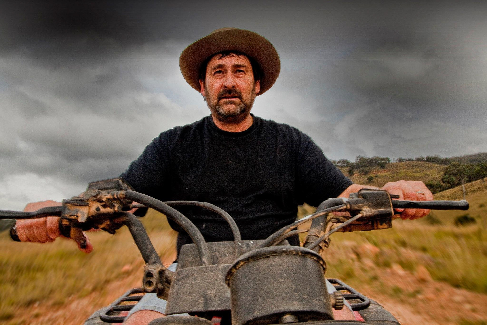23 May 2012 - ABC Newcastle Portrait Prize mention and interview