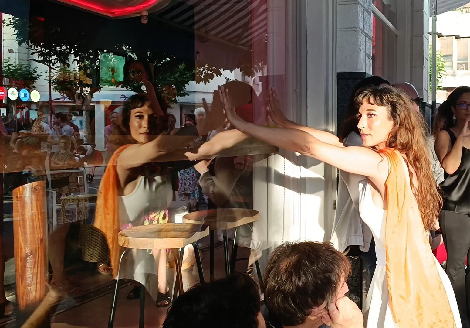 Performance de Efímeras con Adriana Salazar 