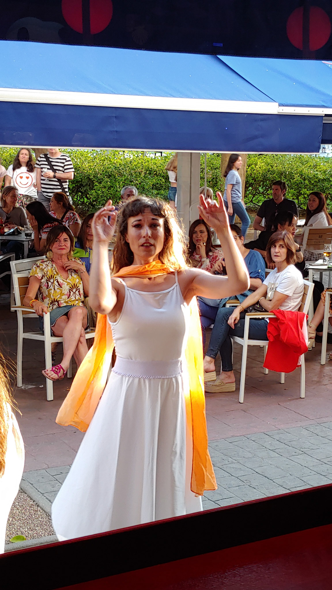 Performance con Adriana Salazar