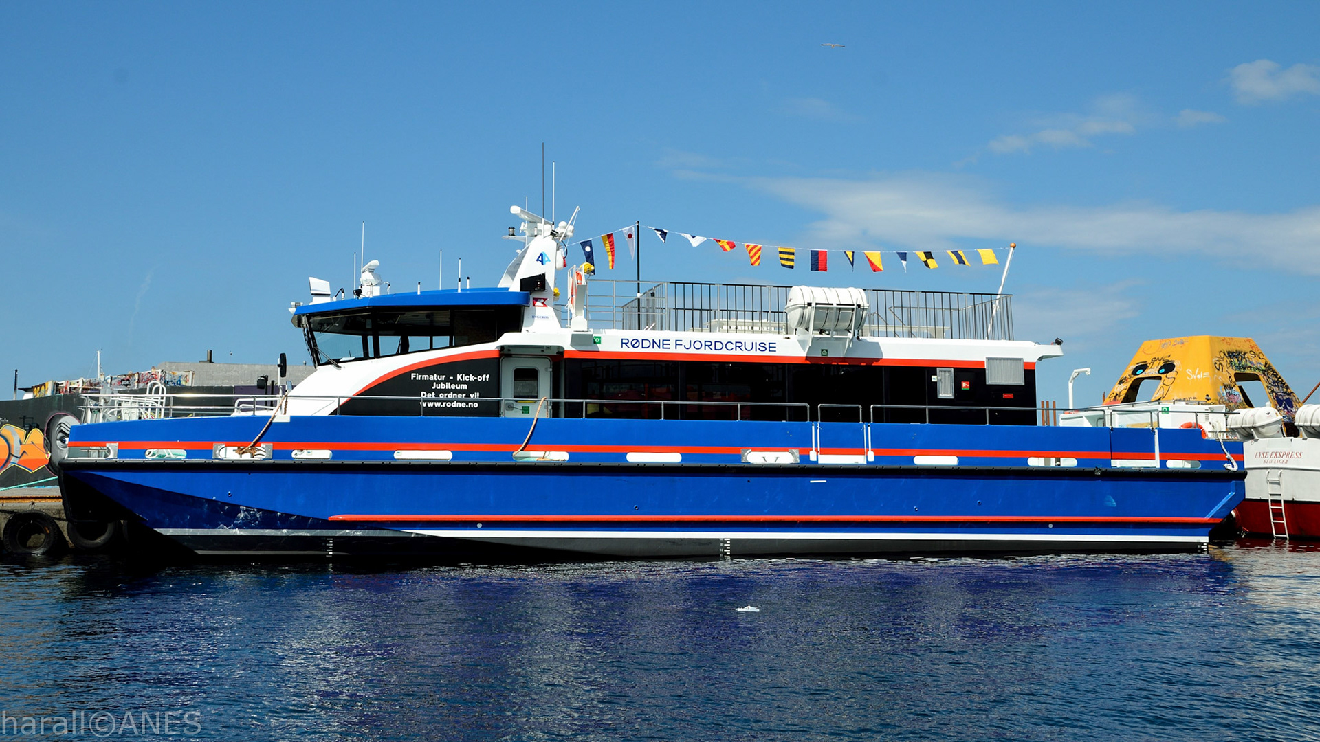 En flunk ny RygerØy til kai Stavanger 2013
