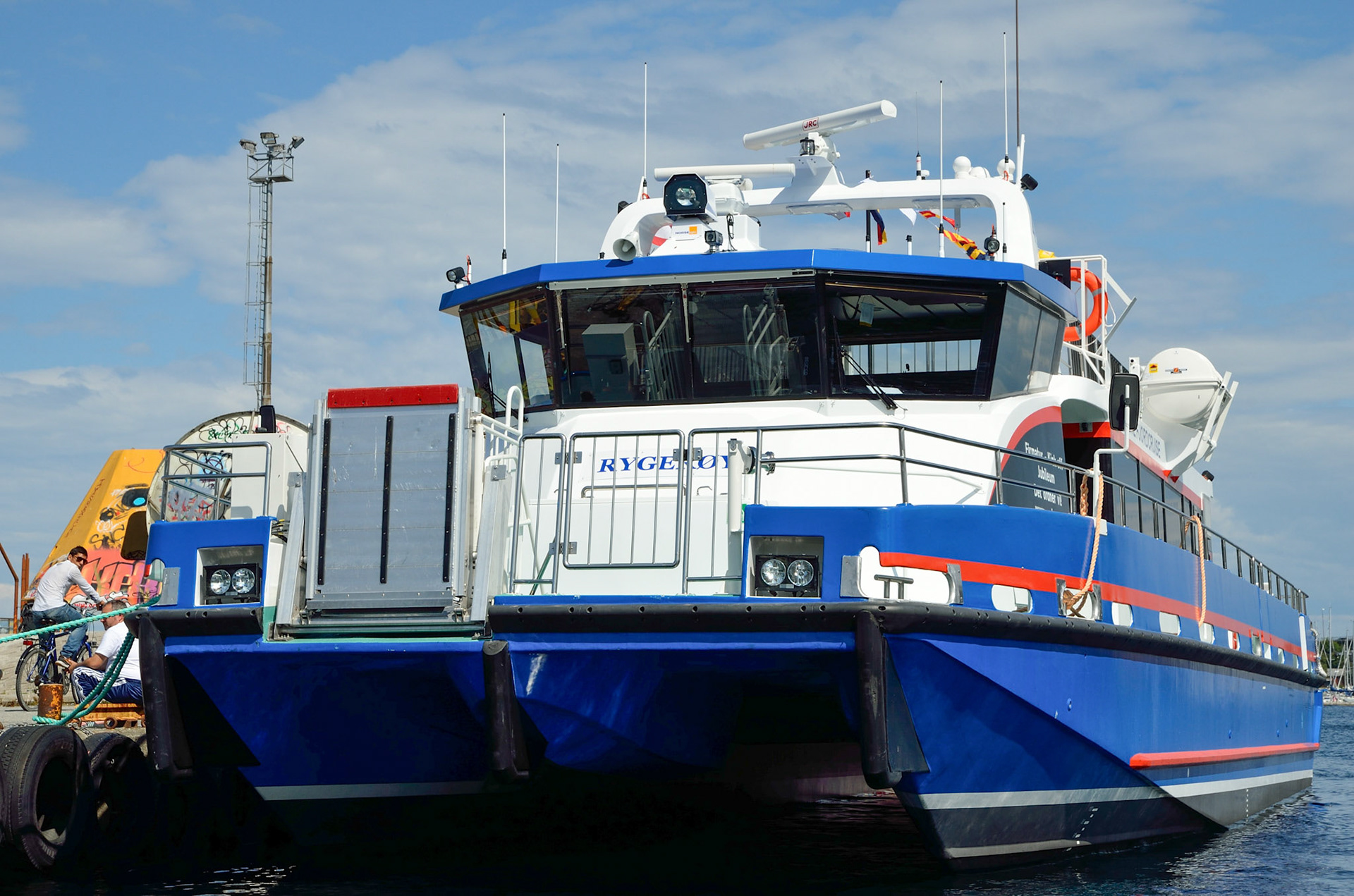 En flunk ny RygerØy til kai Stavanger 2013
