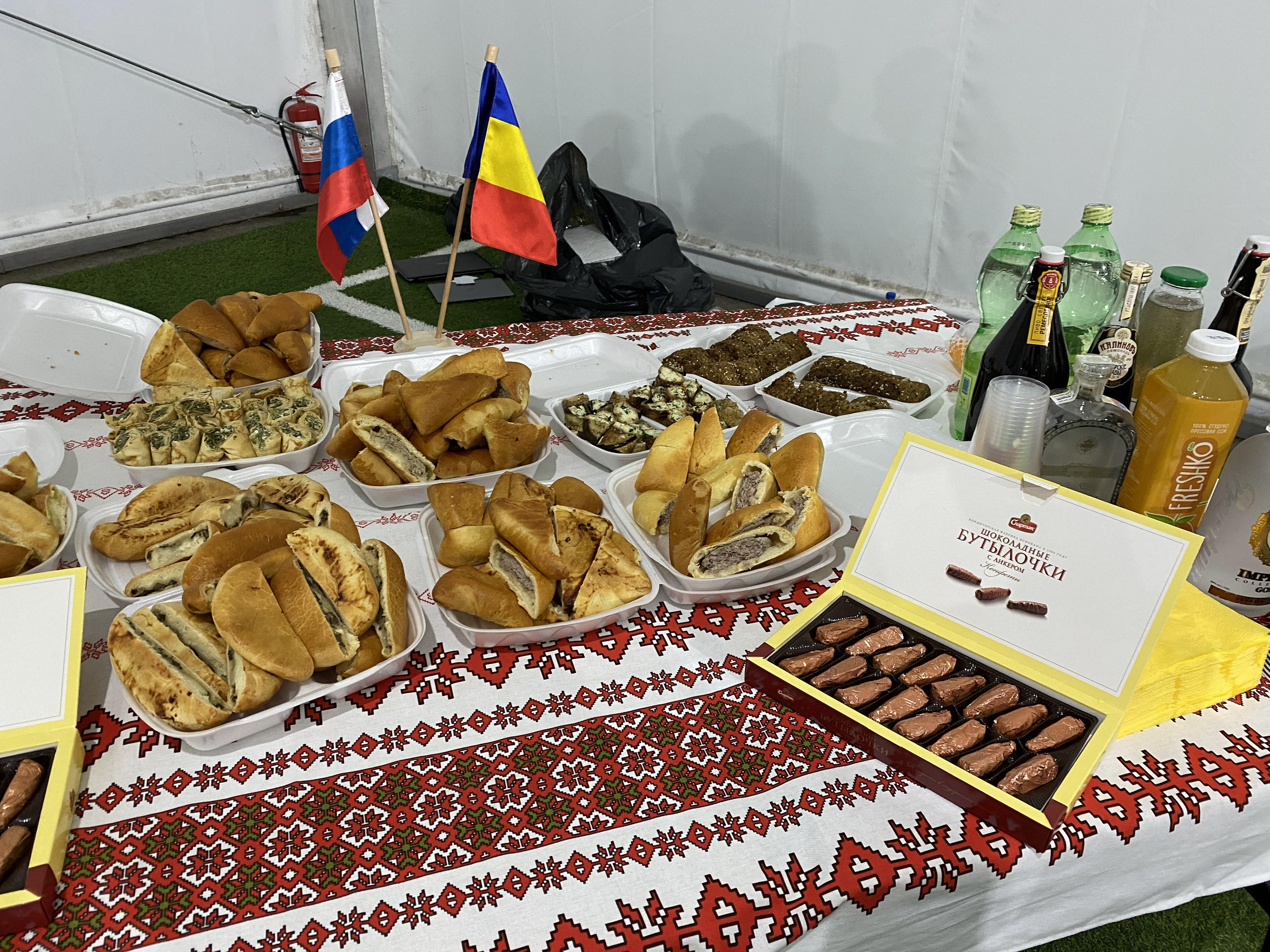 CLUBUL VIITORILOR DIPLOMATI