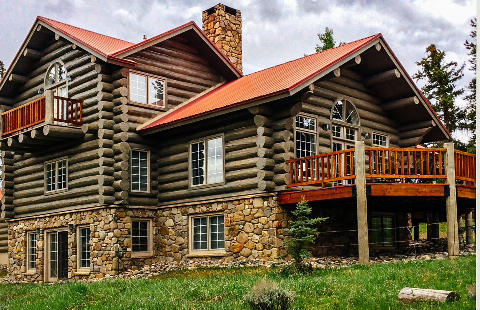 Choosing the Perfect Grey Stain for Your Log Home in Breckenridge, Colorado