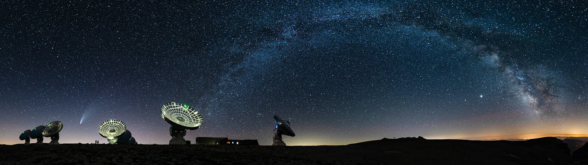 Paraboles, Neowise et voie lactée