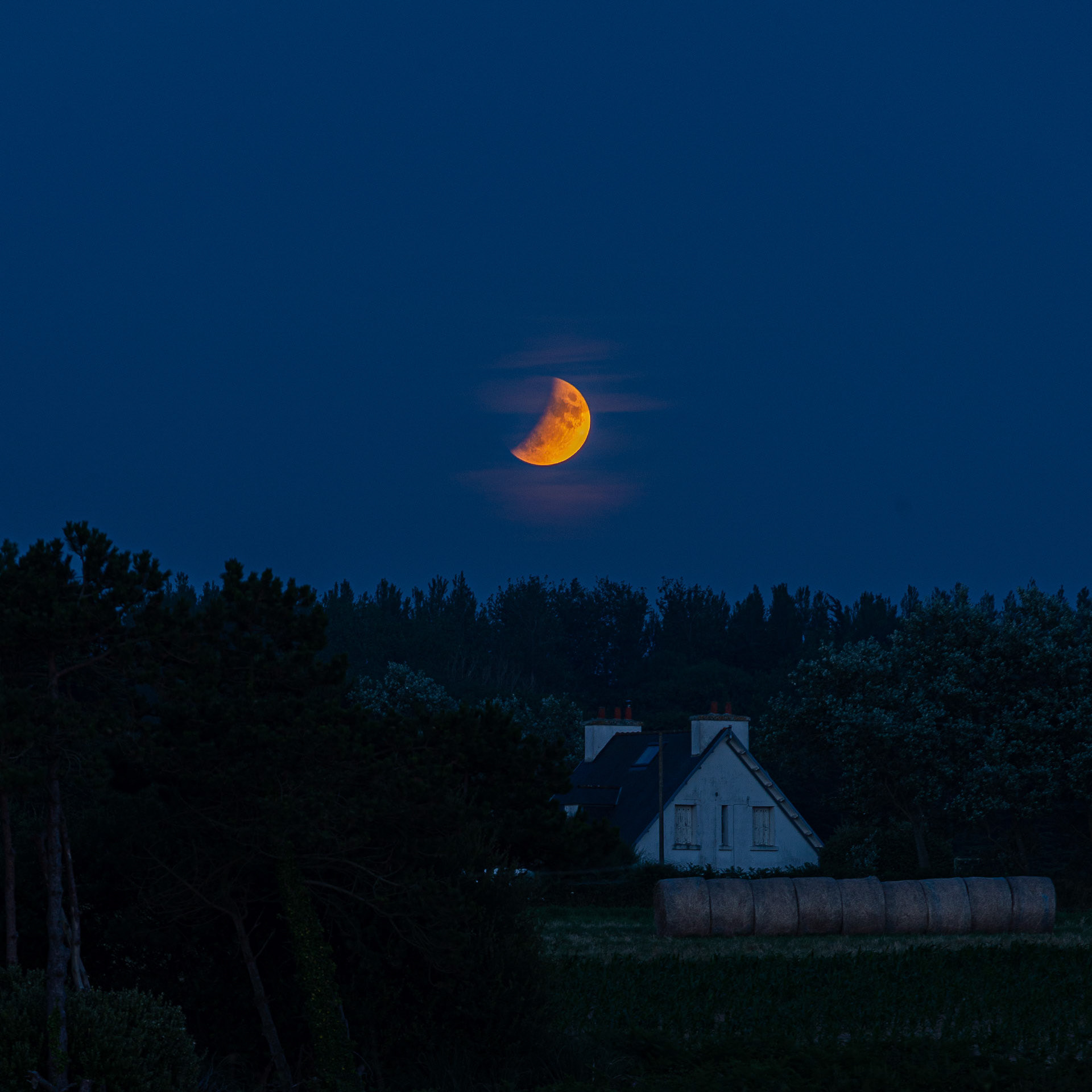 Eclipse partielle de lune en baie deMorlaix
