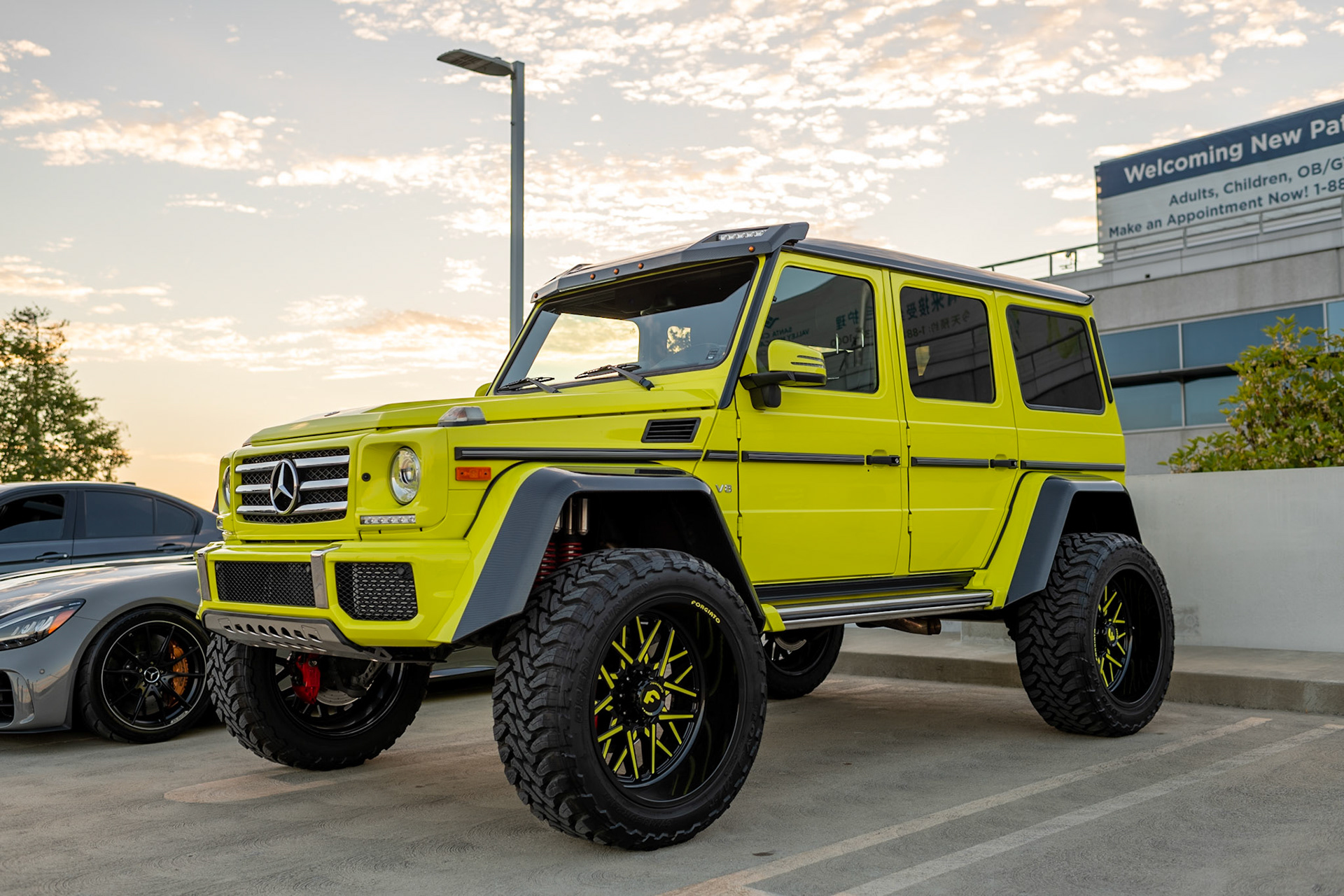Mercedes-Benz G550 4x4-squared