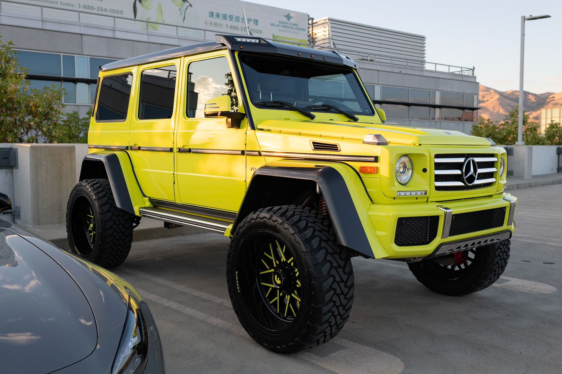 Mercedes-Benz G550 4x4-squared
