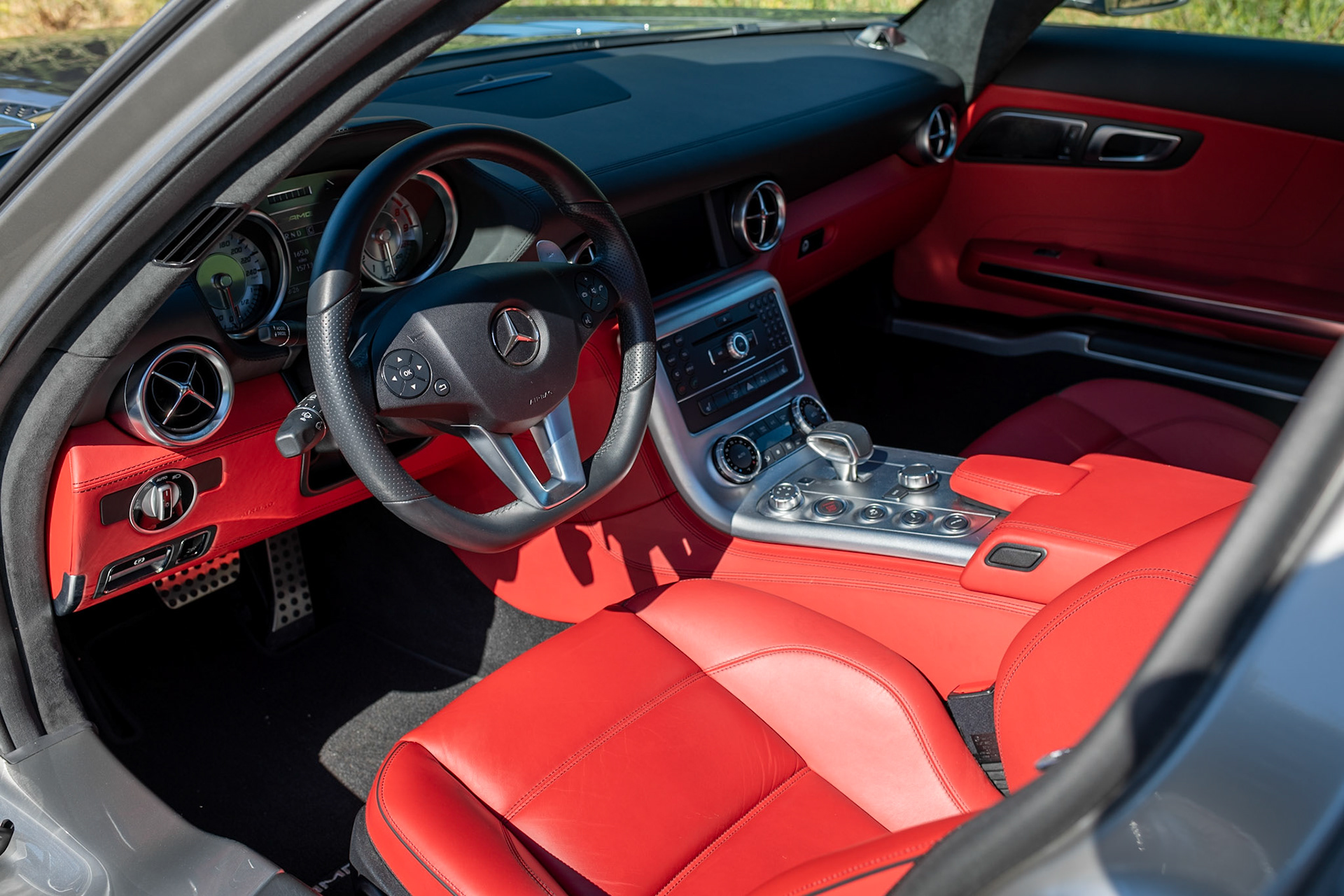 Mercedes-Benz AMG SLS