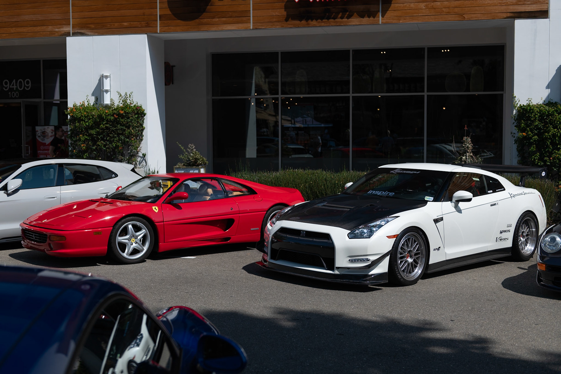 Ferrari F355, Nissan GT-R