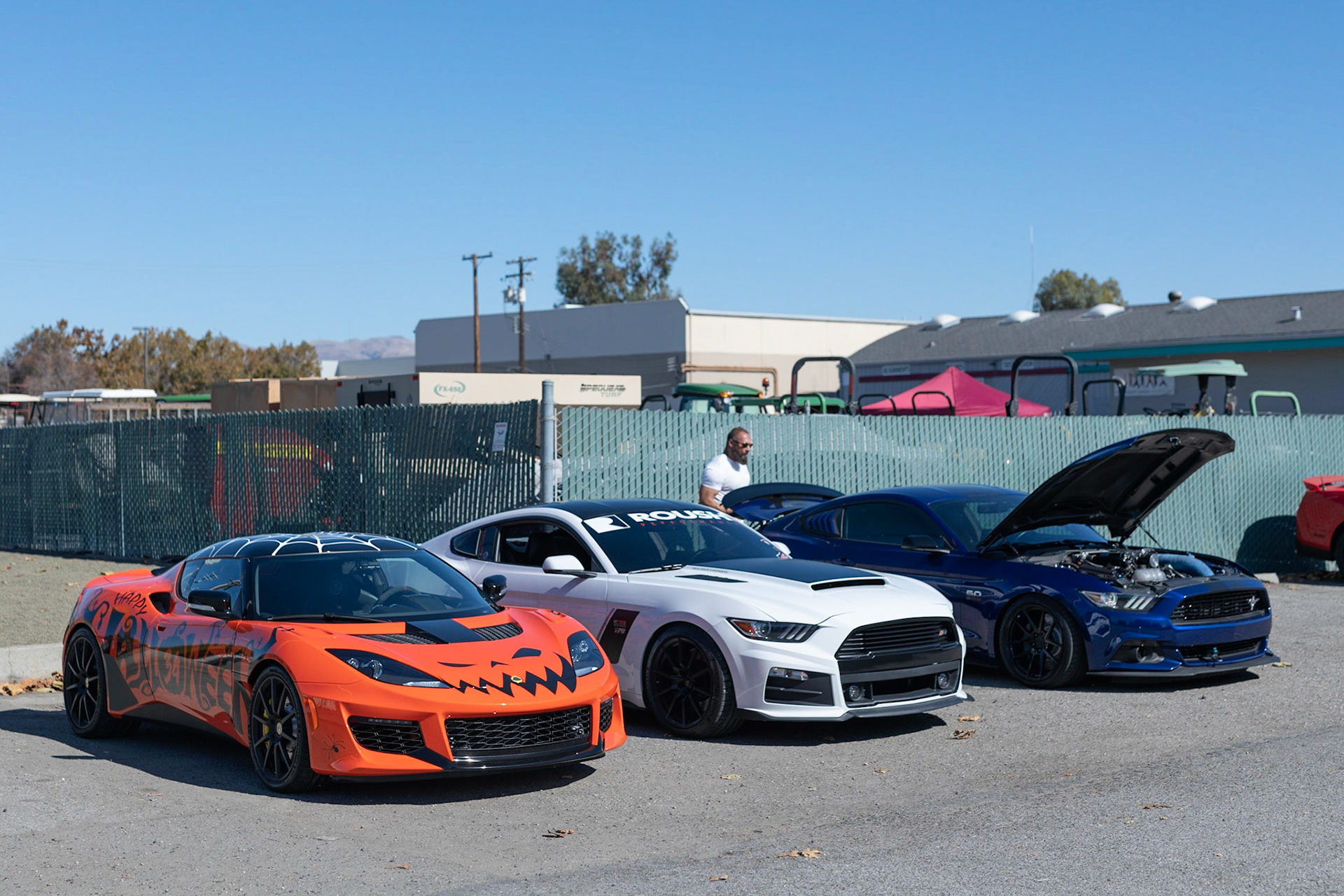 Lotus Evora GT, Nissan GT-R, Ford Mustang 5.0 GT