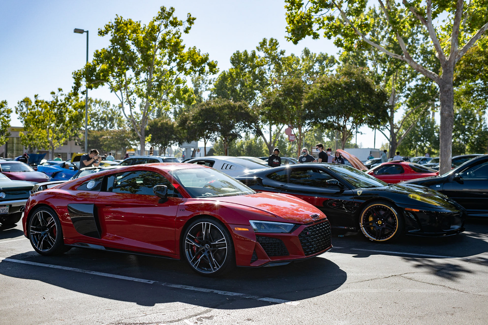 Audi R8 and Ferrari F430