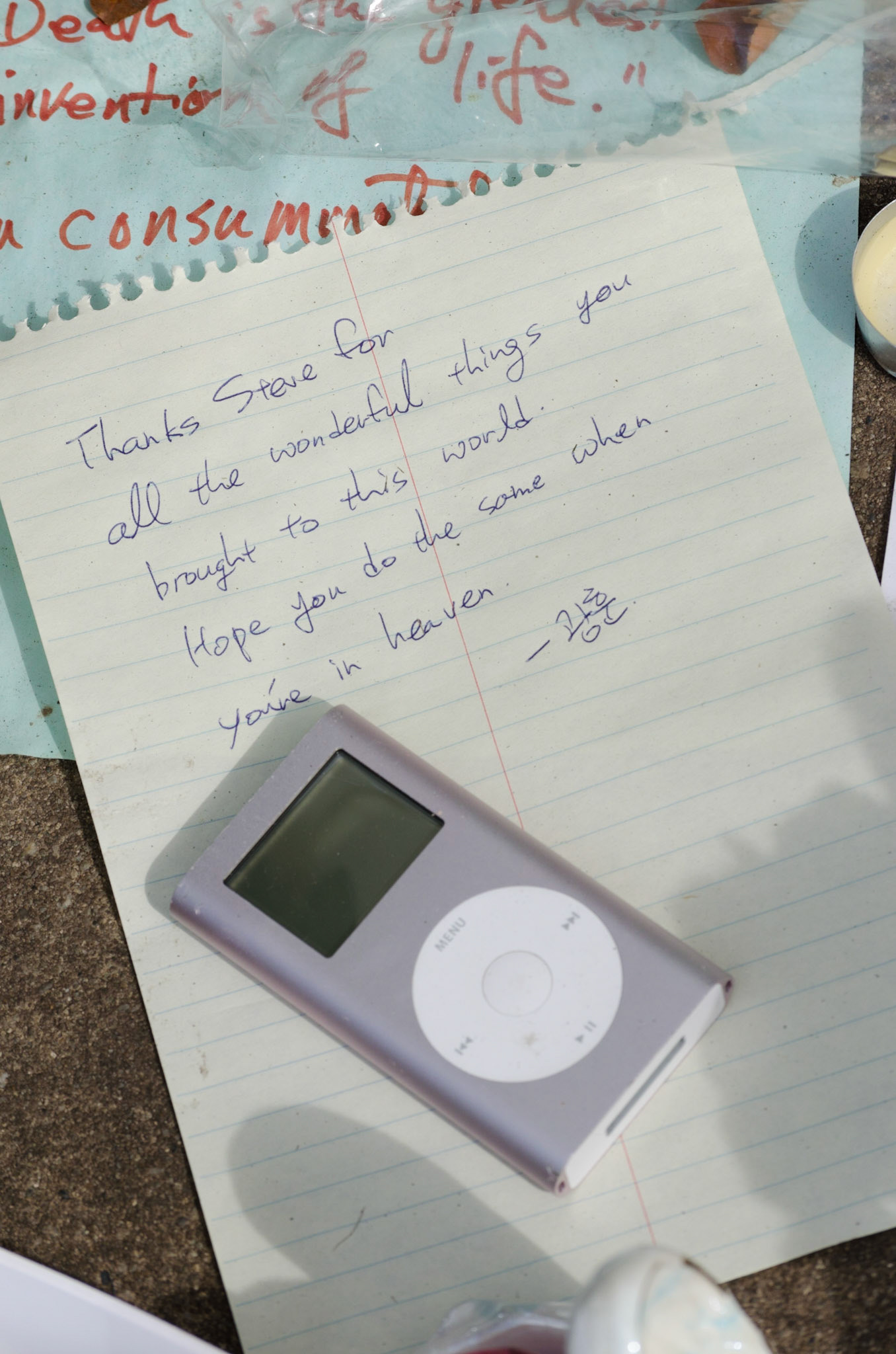 Steve Jobs Impromptu Memorial