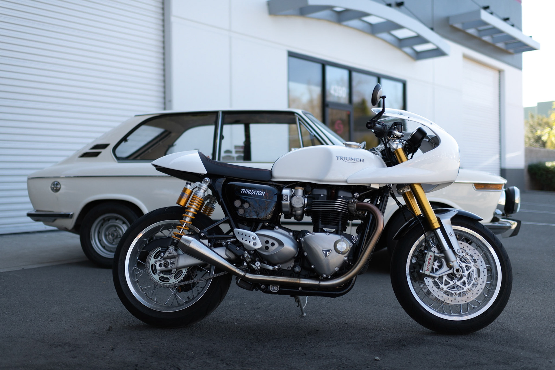 BMW Touring 2002 and Triumph Thruxton 1200R