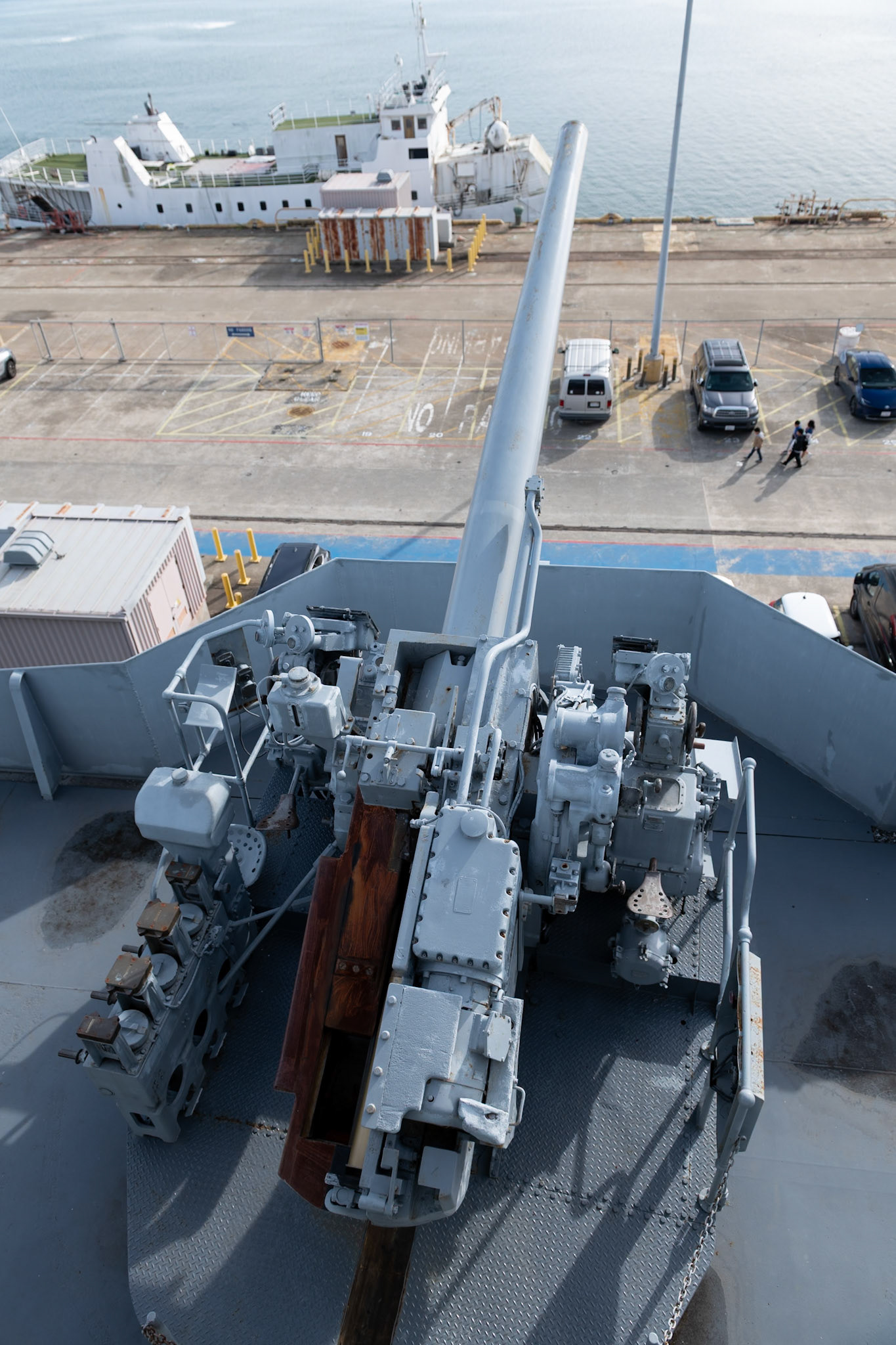 Guns aboard USS Hornet