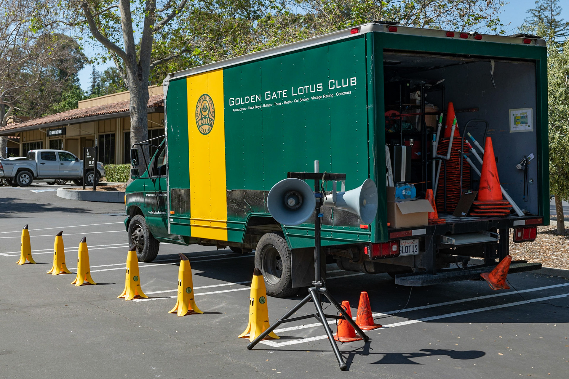 Golden Gate Lotus Club box truck