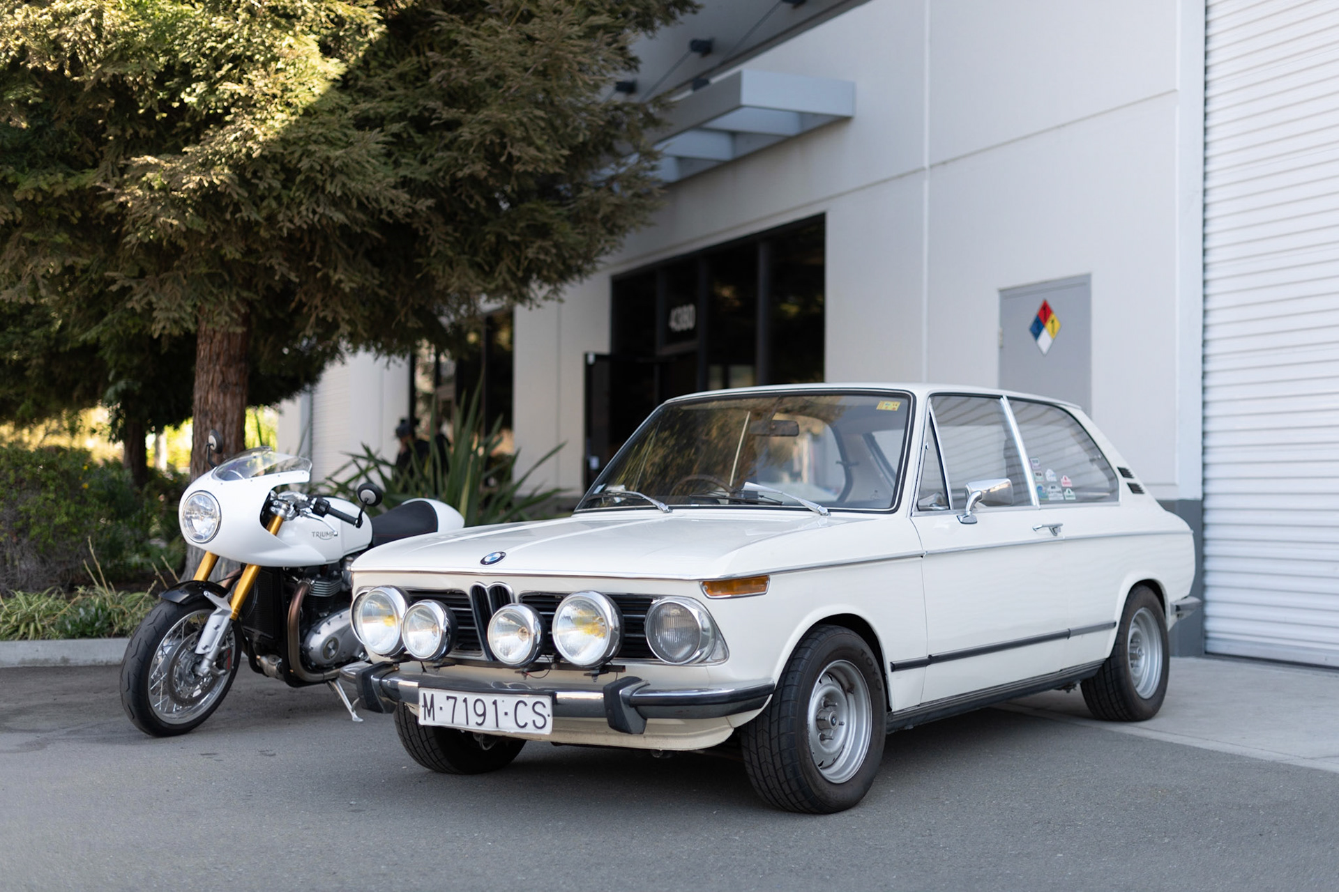 BMW Touring 2002 and Triumph Thruxton 1200R