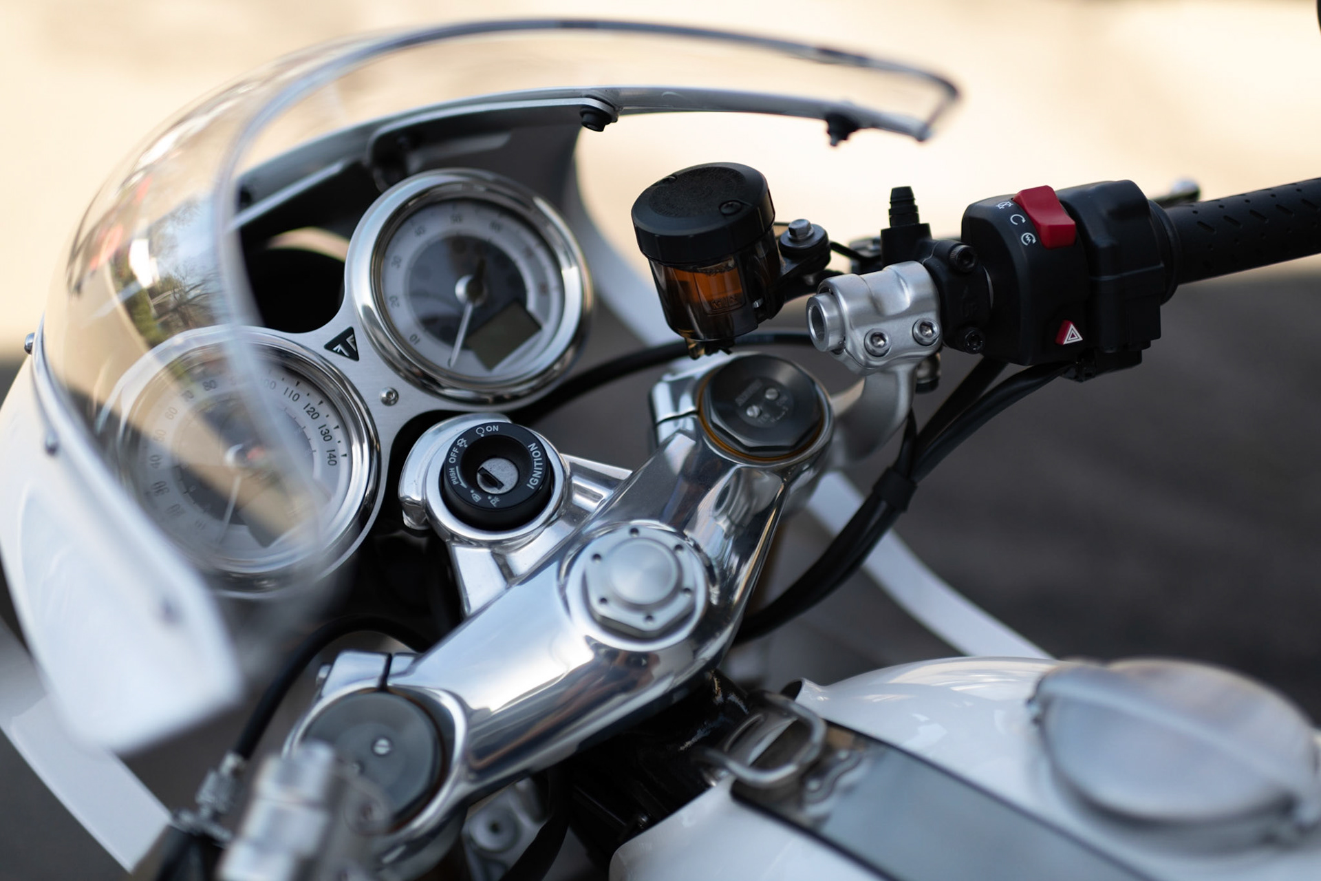 Triumph Thruxton 1200R