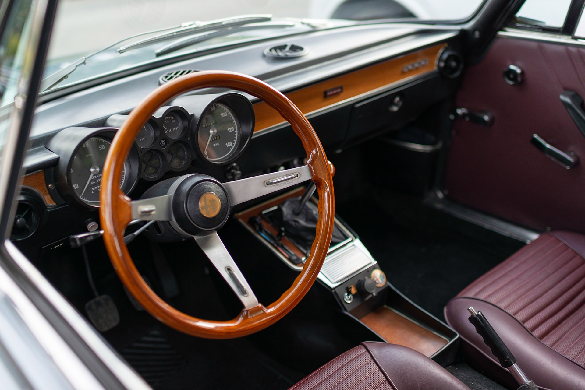 Alfa Romeo GTV 2000