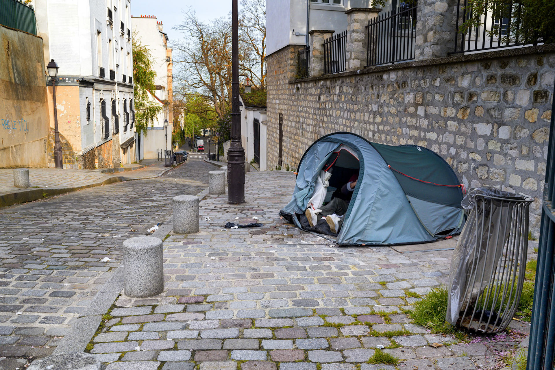 Ruelle des oubliés, refuge de fortune