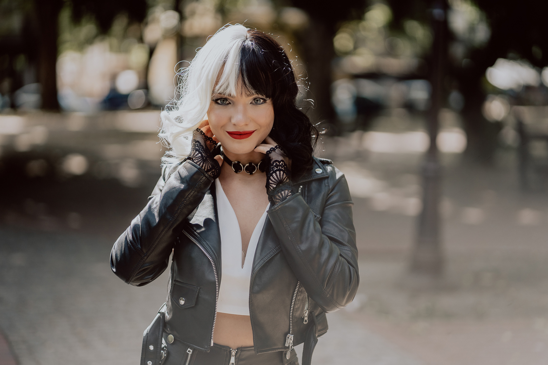 Мариела Драгиева по време на фотосесия Cruella on the Street във Варна