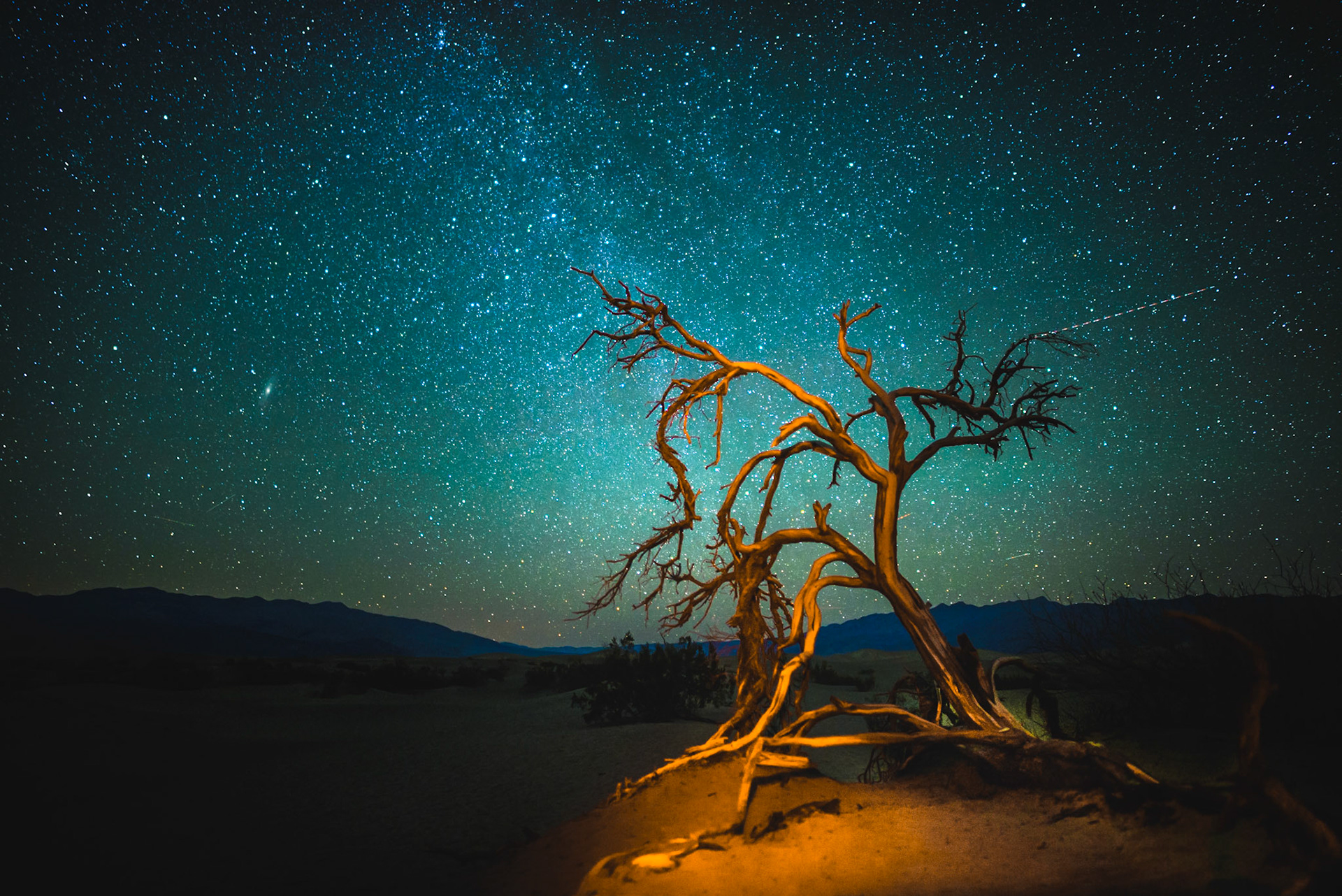 Light painting in the Mesquite Flat Sand Dunes, Death Valley