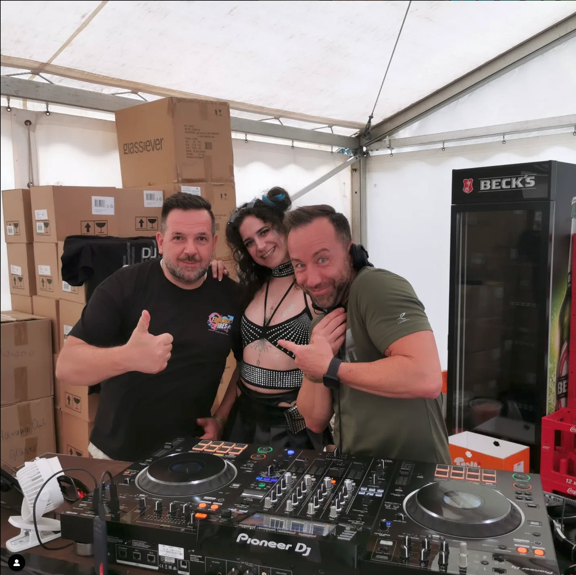 DJ Team und @Icy
