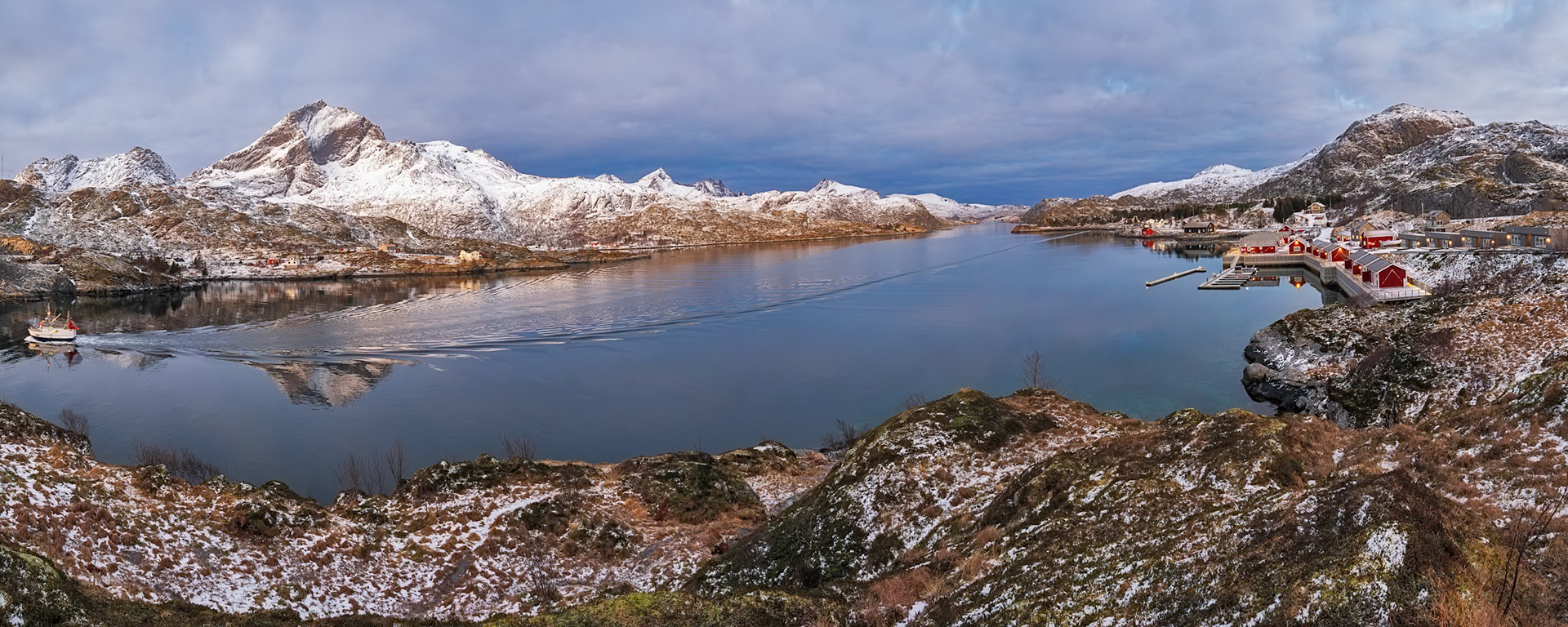 Lilleeidet (Cabañas y lago)