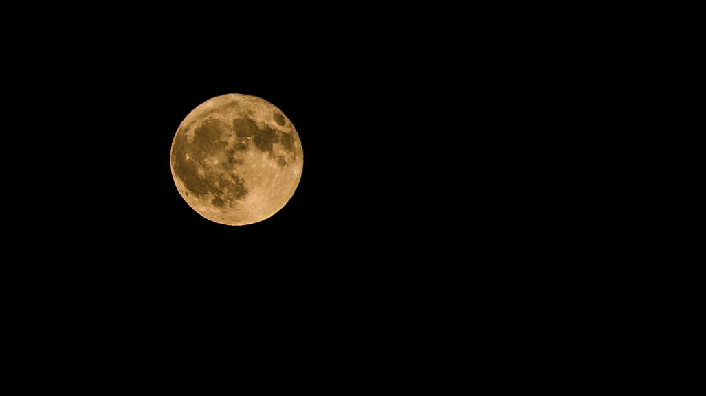 Luna desde el Cerro de la Magdalena. Guadix