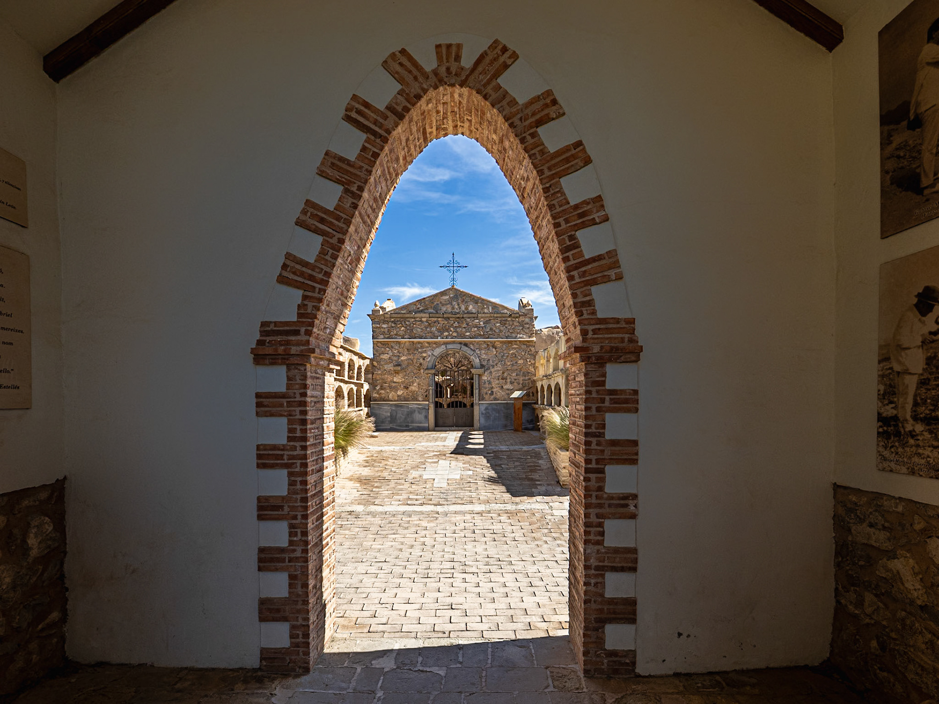 Polop. Cementerio literario